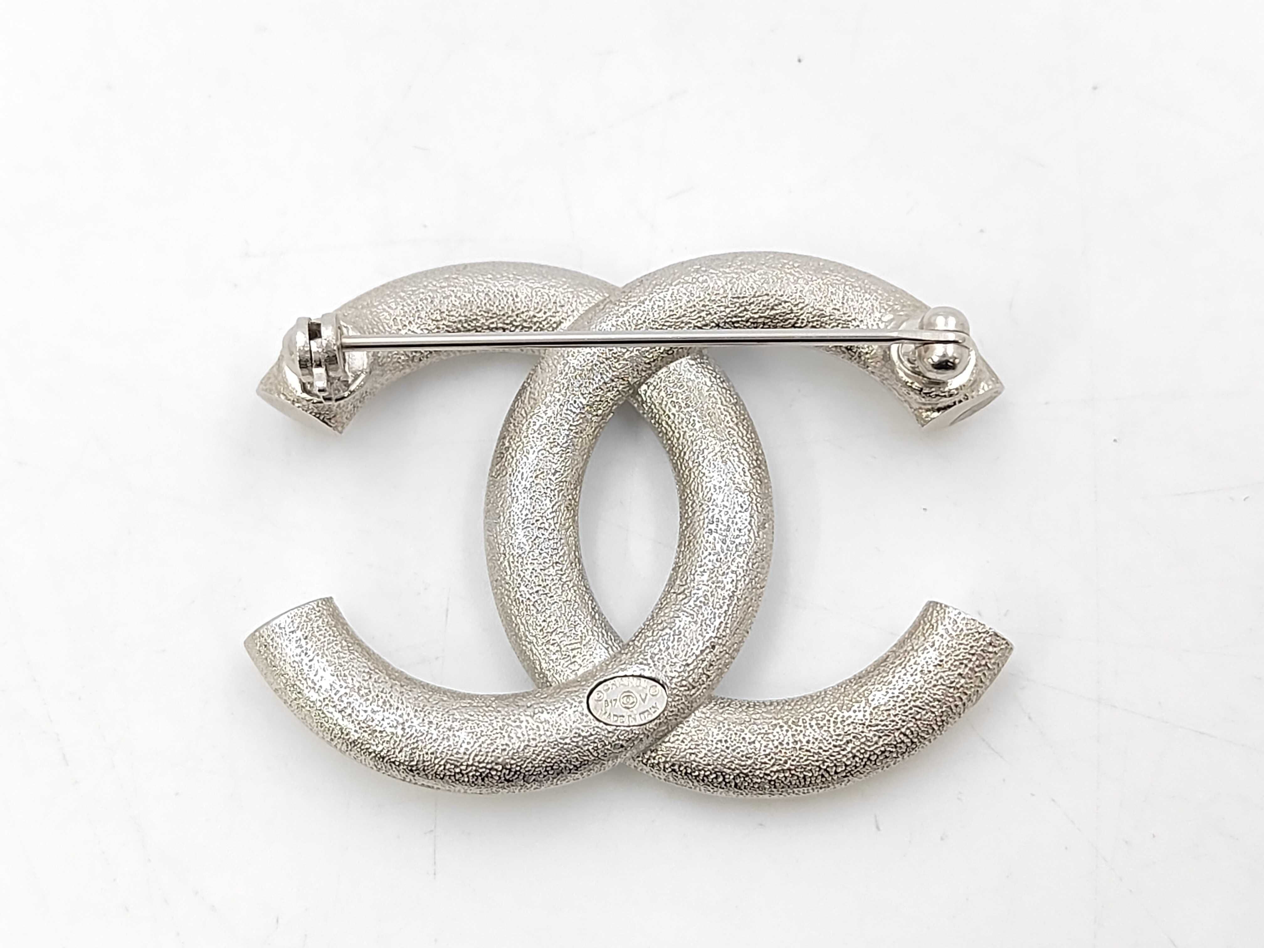 brooch Chanel brooch — view 3