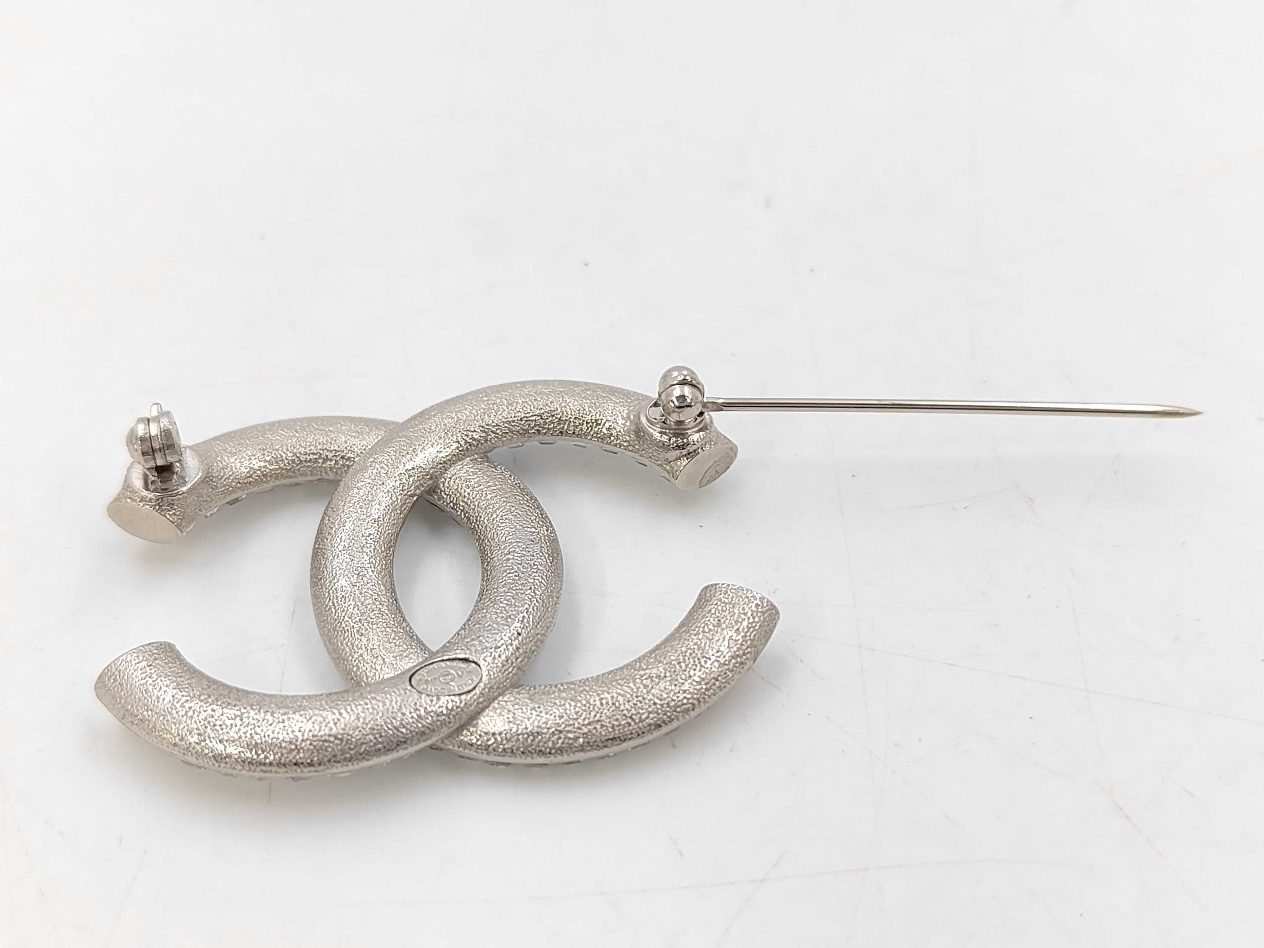 brooch Chanel brooch — view 4