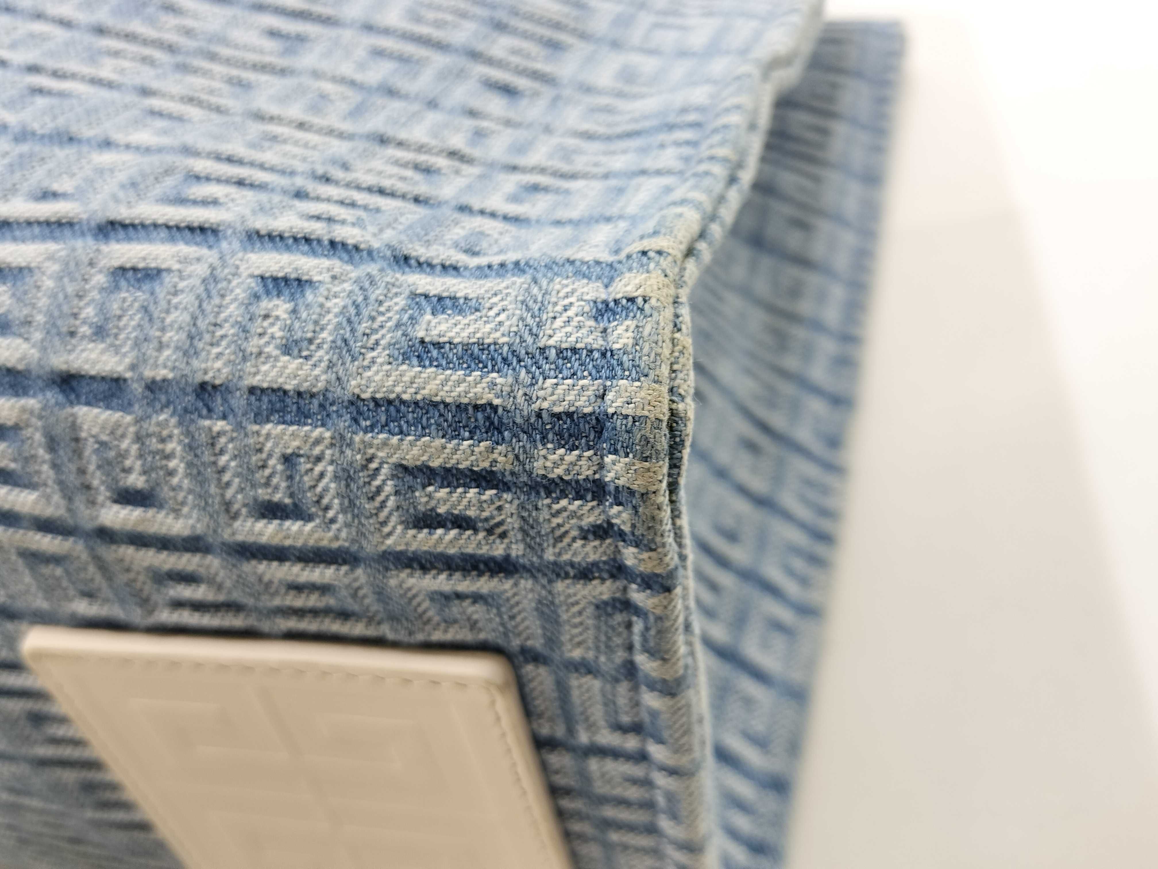 G Tote Medium Denim Tote Bag Blue Handbag — view 5