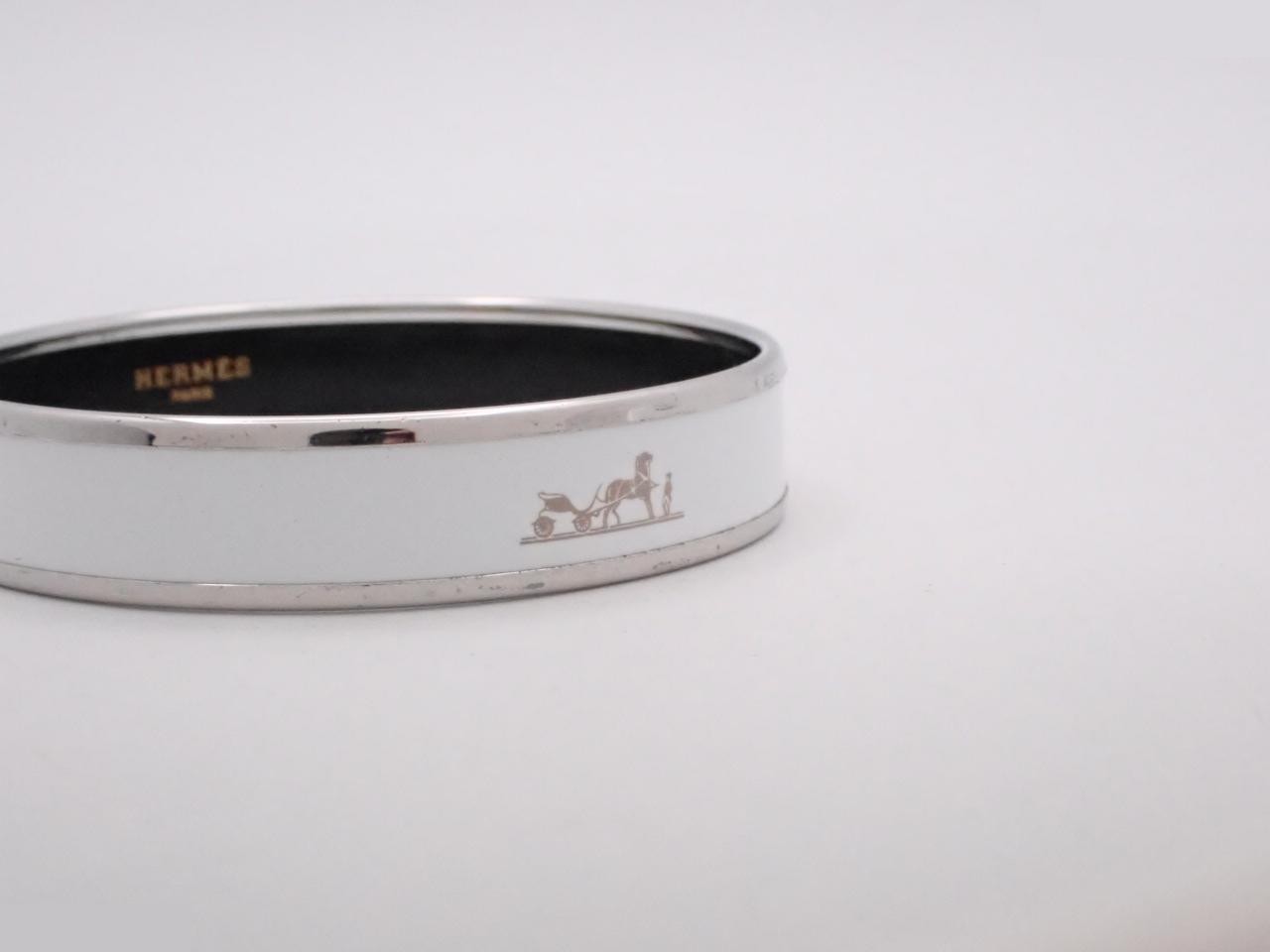 Enamel bangle, wrist circumference approximately 19.5 cm — view 3
