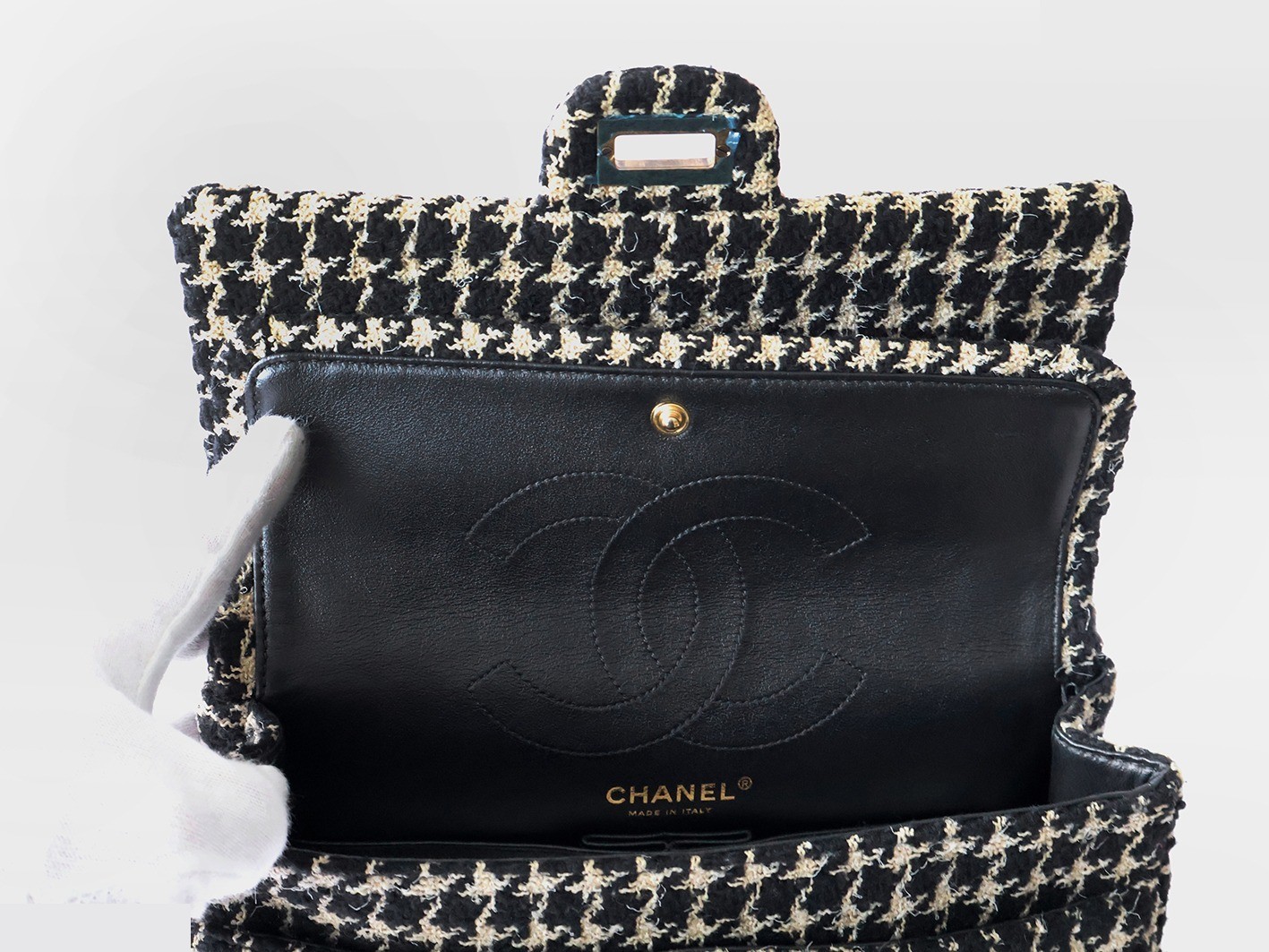 Tweed 25 Double Flap Double Chain Shoulder Bag — view 11