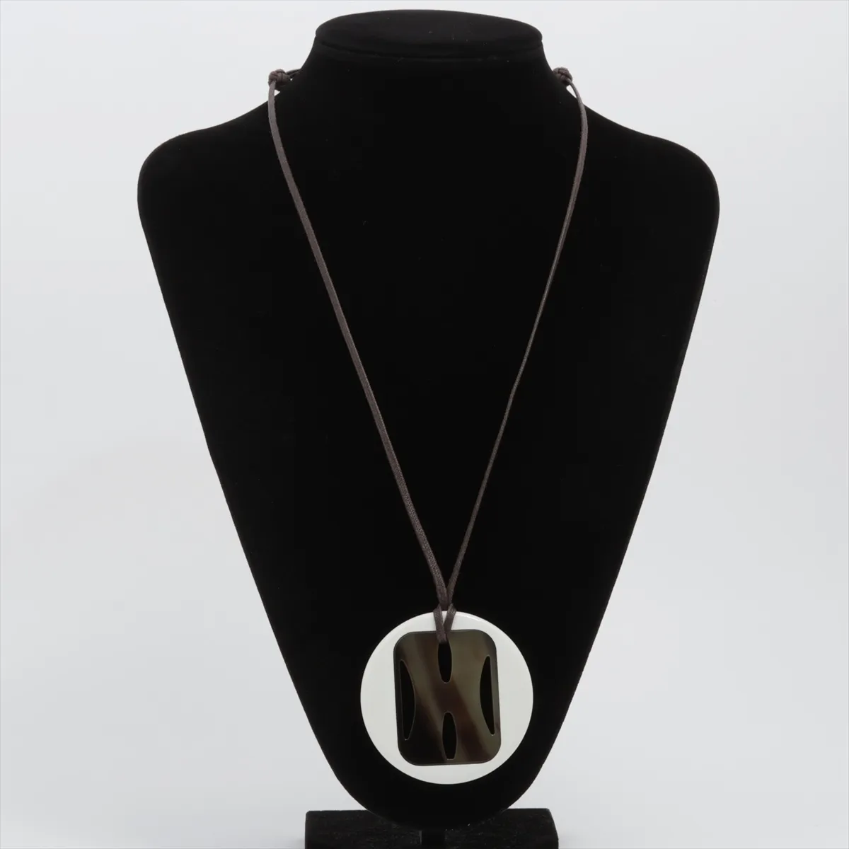 pendant, buffalo horn x lacquered wood, brown, — view 5