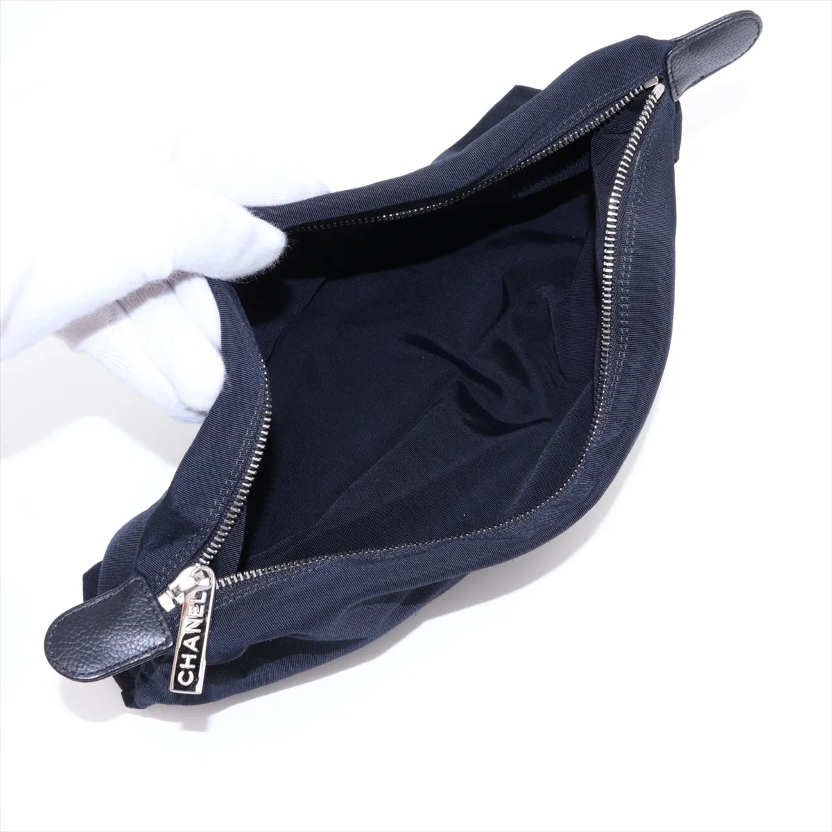 Executive Leather 2-Way Handbag, Black with Silver Hardware, Item No. 13784104 (Serial Number 13) — view 13