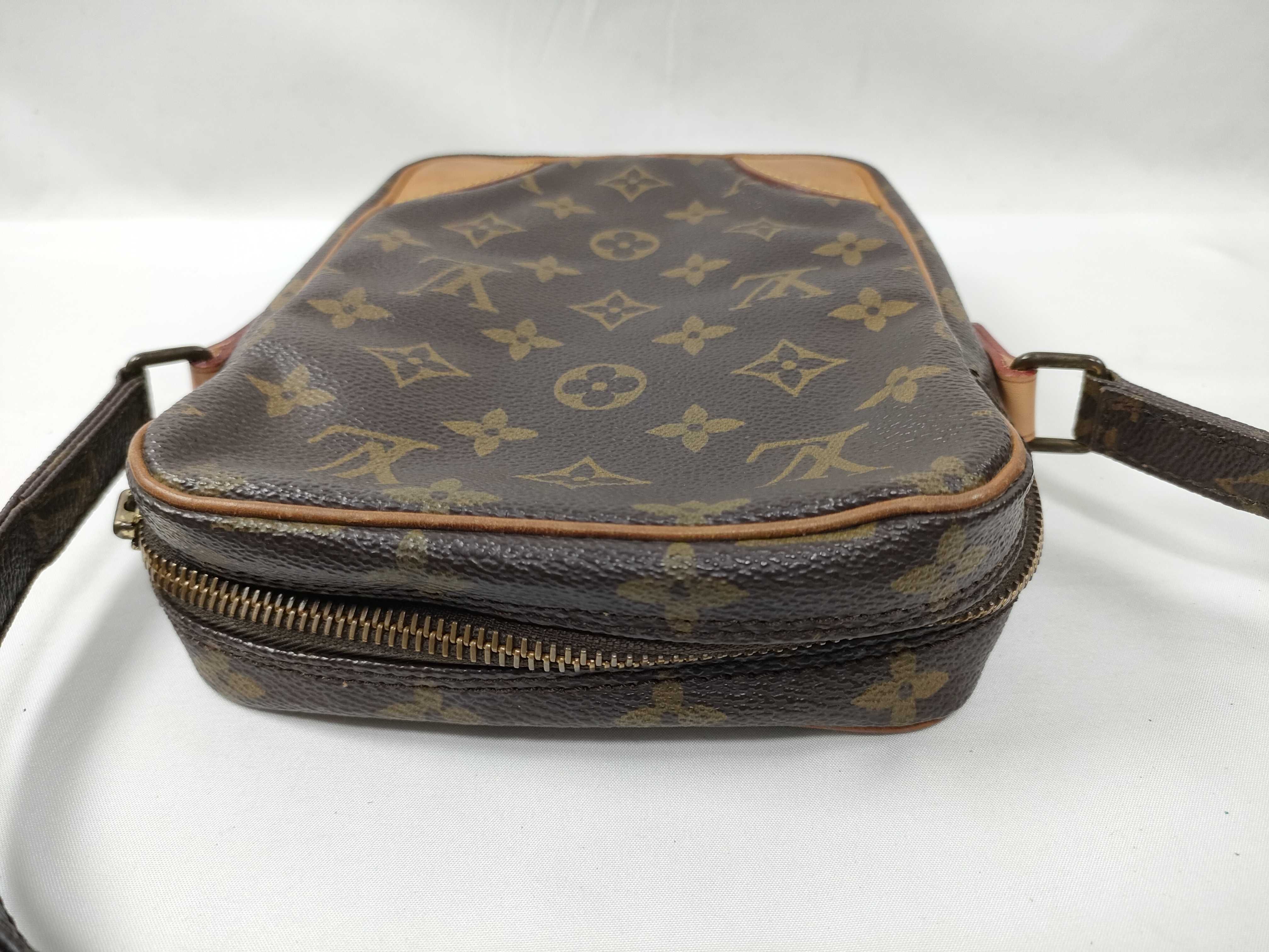 Monogram Louis Vuitton Monogram Danube M45266 Shoulder Bag — view 9