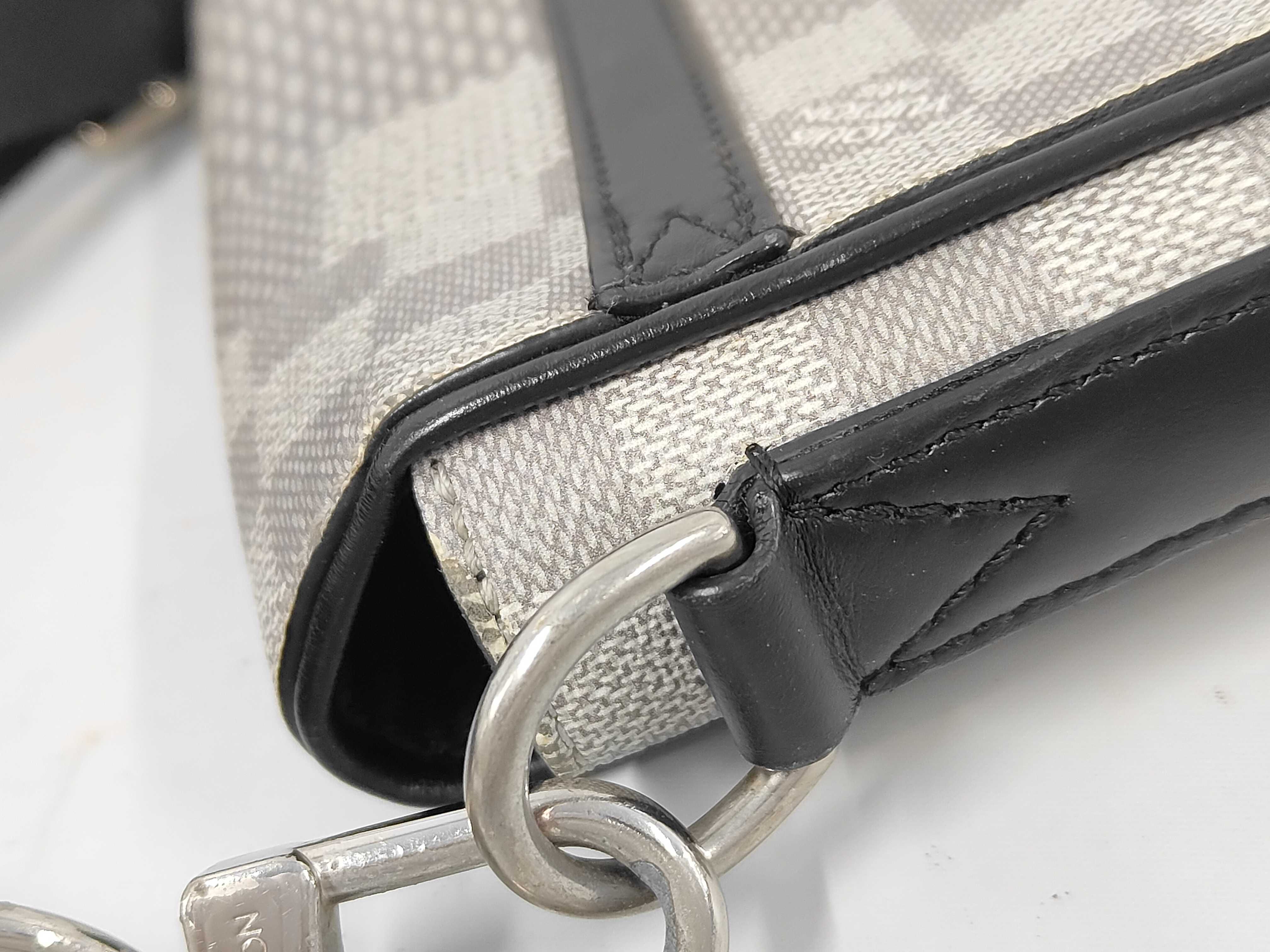 N50014 Studio Messenger Shoulder Bag — view 6