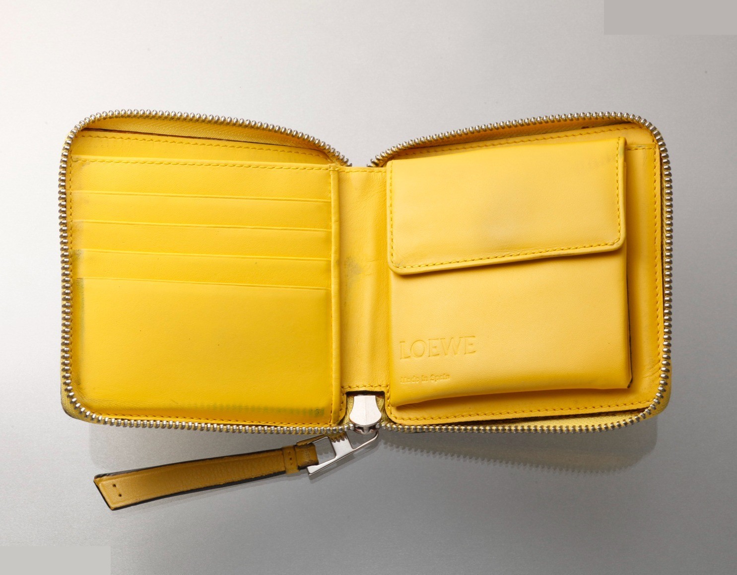 Puzzle Bags and Wallets — view 3