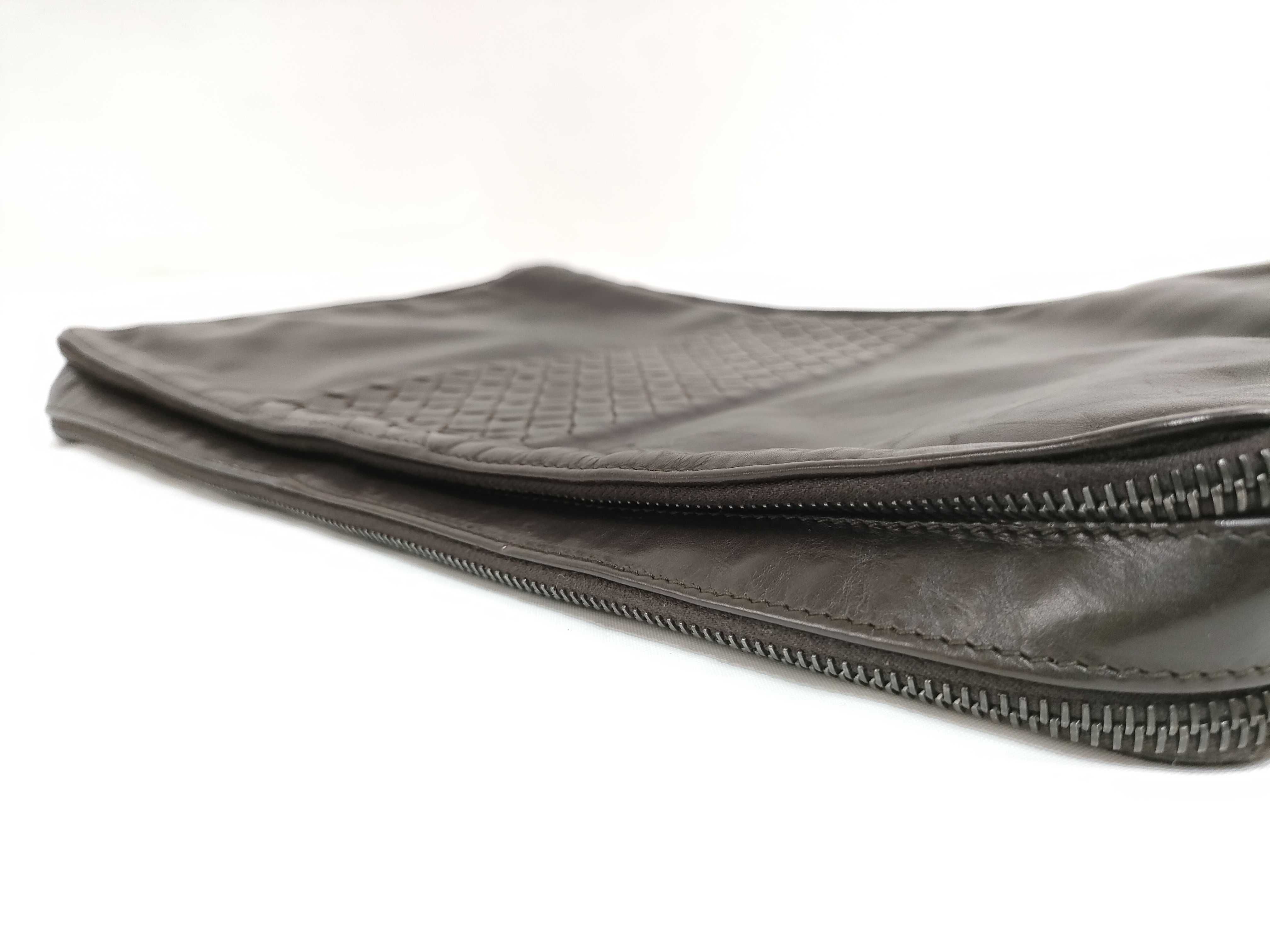 Intrecciato Clutch Bag (Brown) — view 7