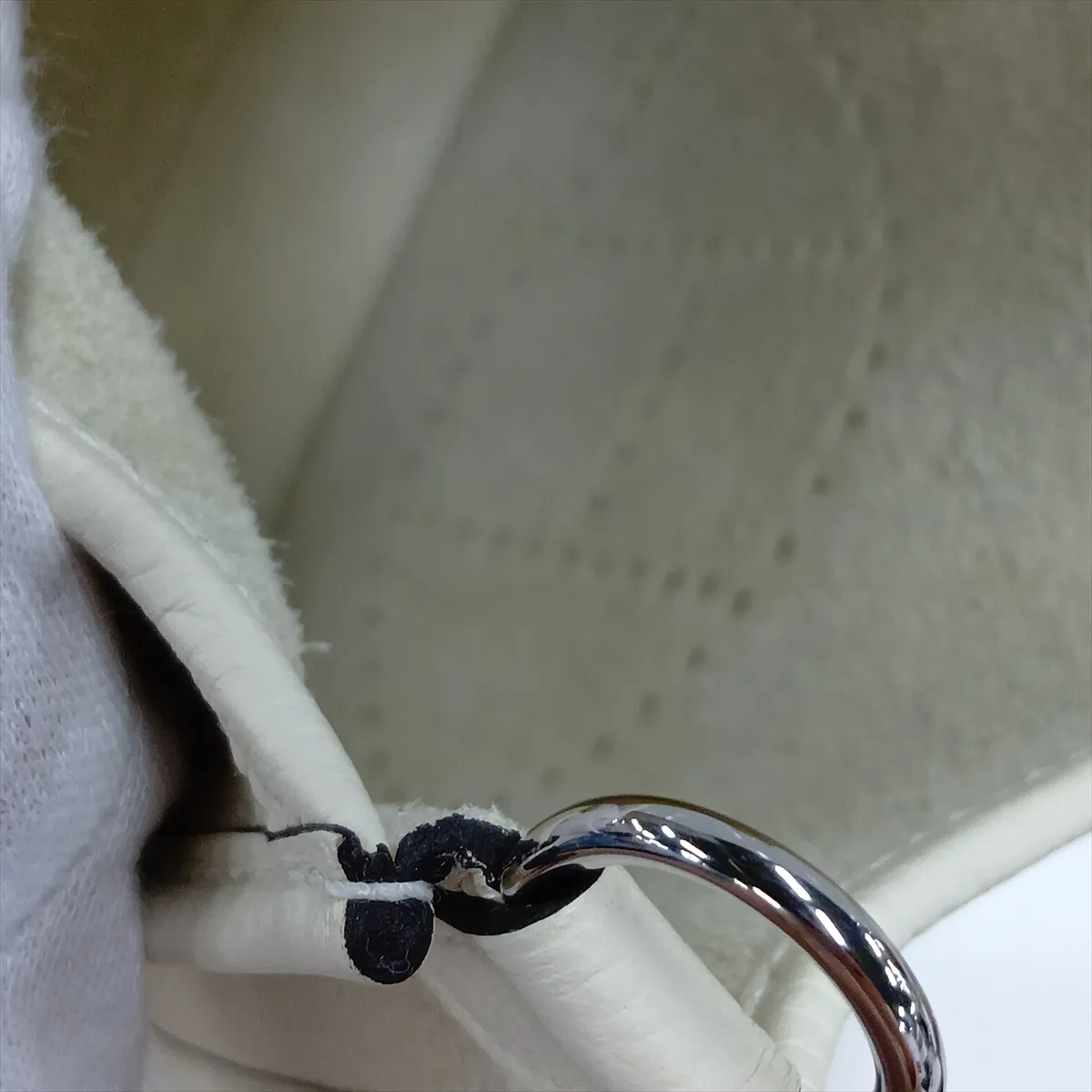 Evelyne 16 TPM Amazon Taurillon Clemence Cream Silver Hardware K: 2025 — view 9