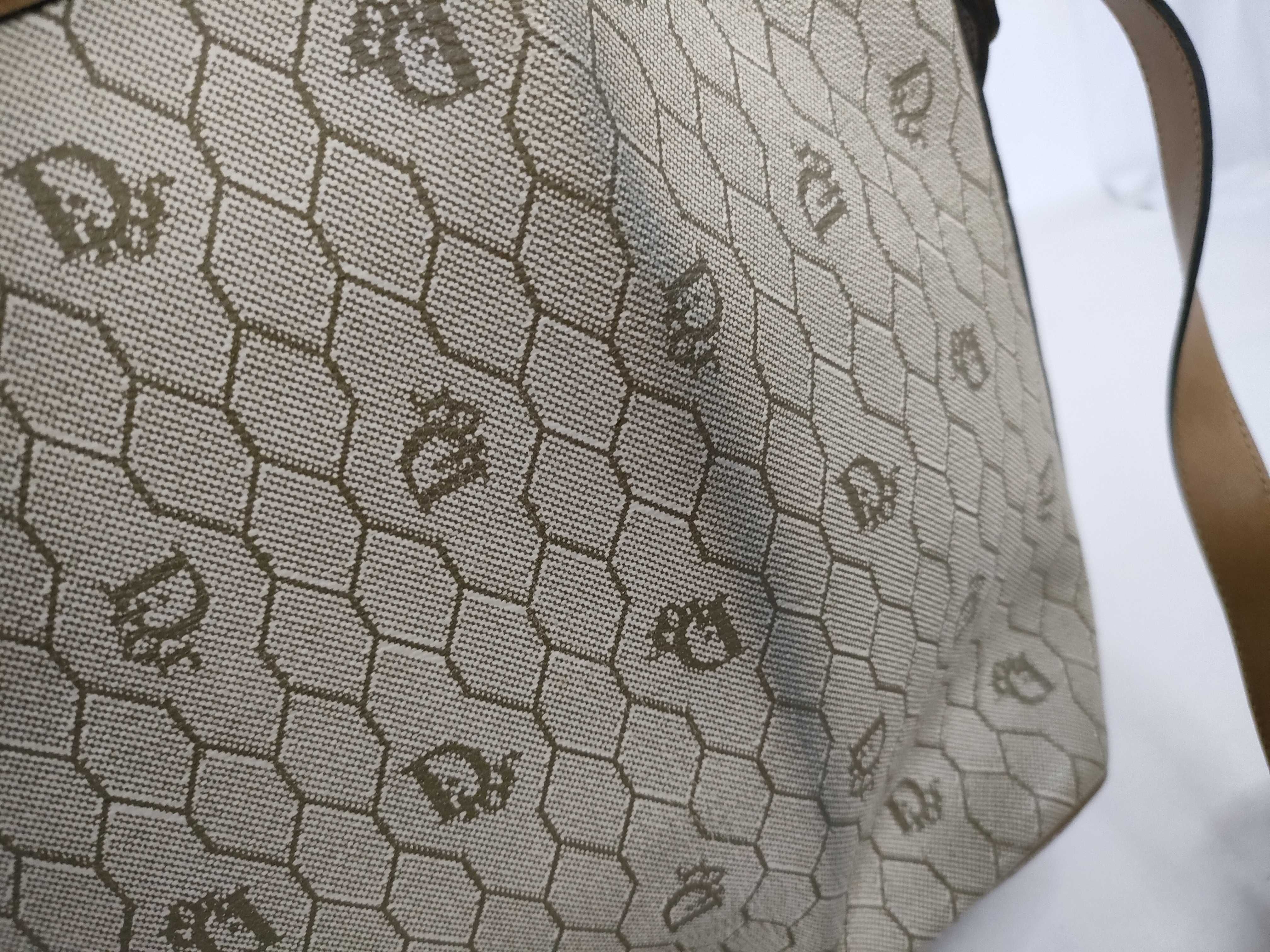 Honeycomb pattern drawstring shoulder bag with pouch — view 14