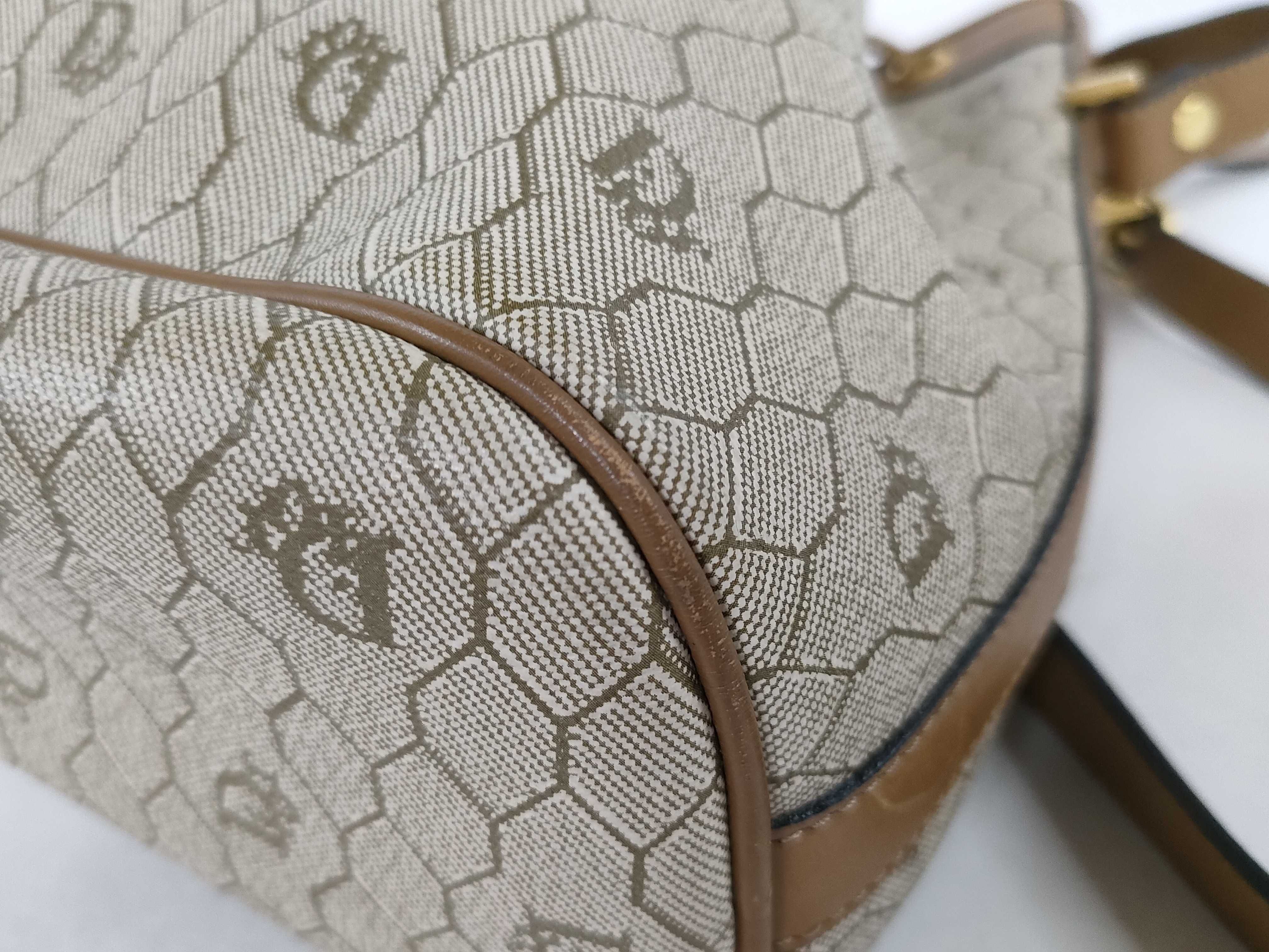 Honeycomb pattern drawstring shoulder bag with pouch — view 6
