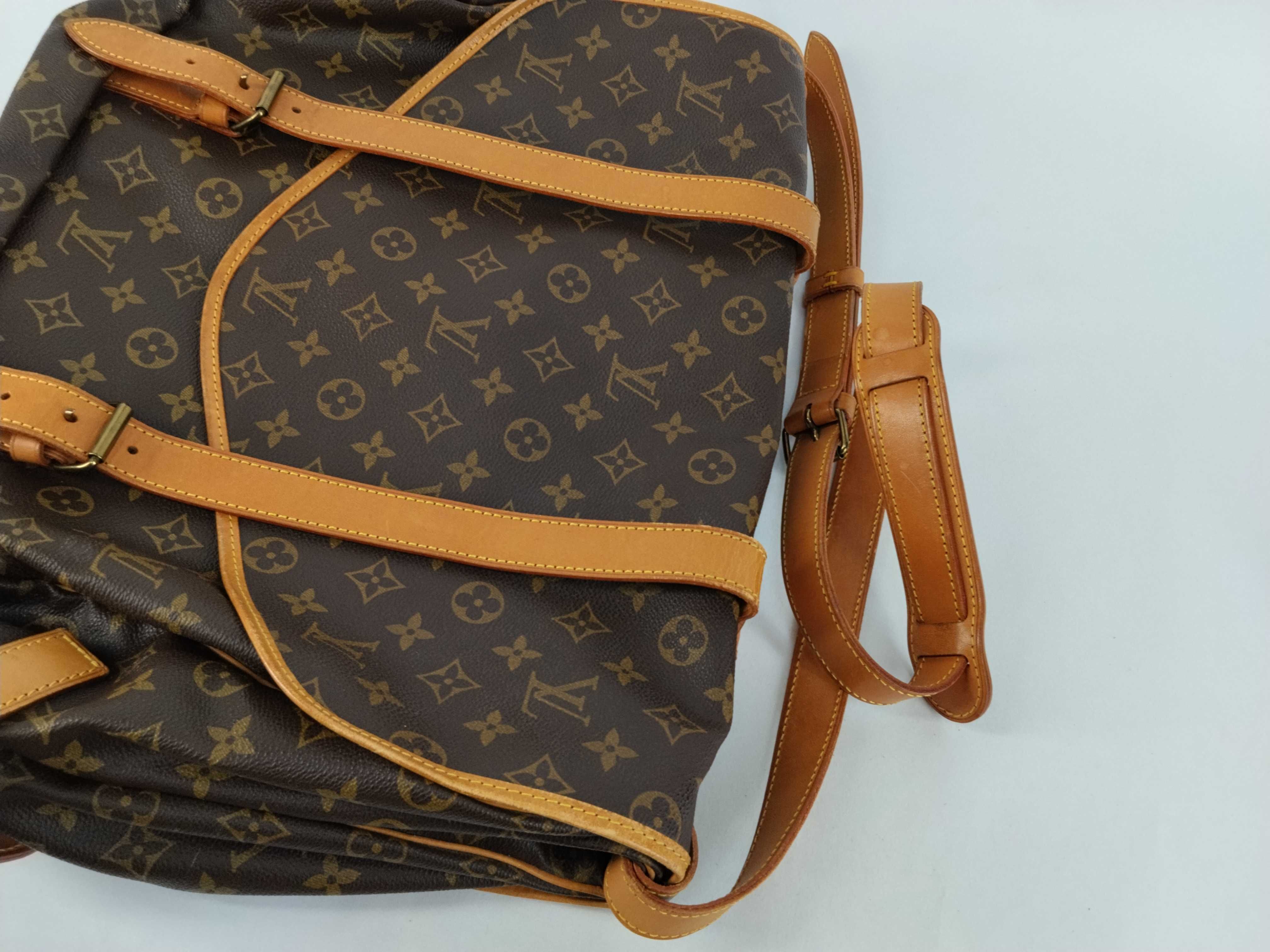 Monogram Louis Vuitton Saumur 43 M42252 Monogram Shoulder Bag — view 3