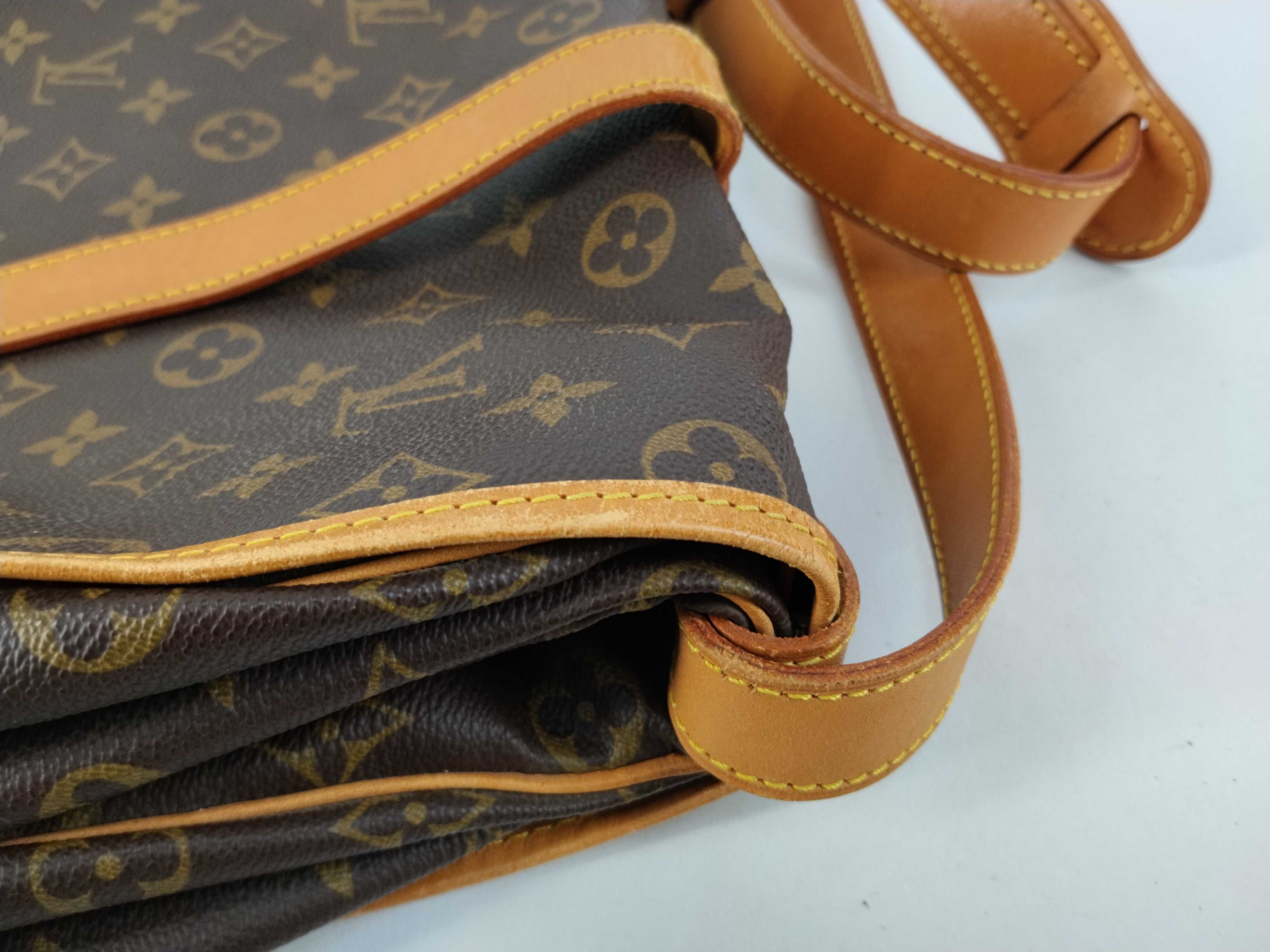 Monogram Louis Vuitton Saumur 43 M42252 Monogram Shoulder Bag — view 5