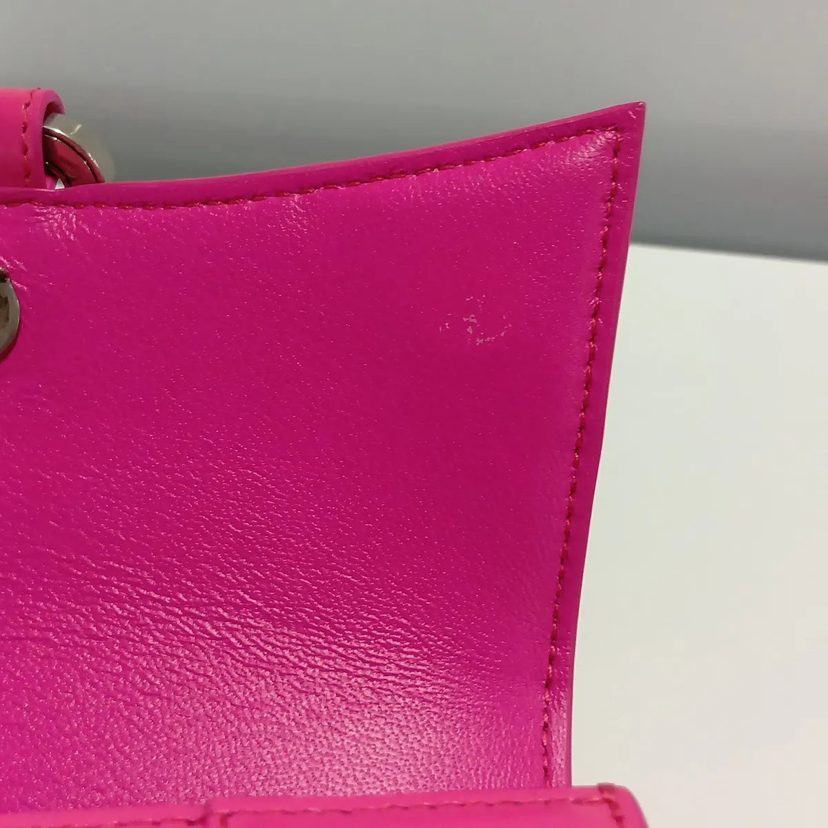Hourglass XS 592833 Leather 2-Way Handbag Pink — view 13