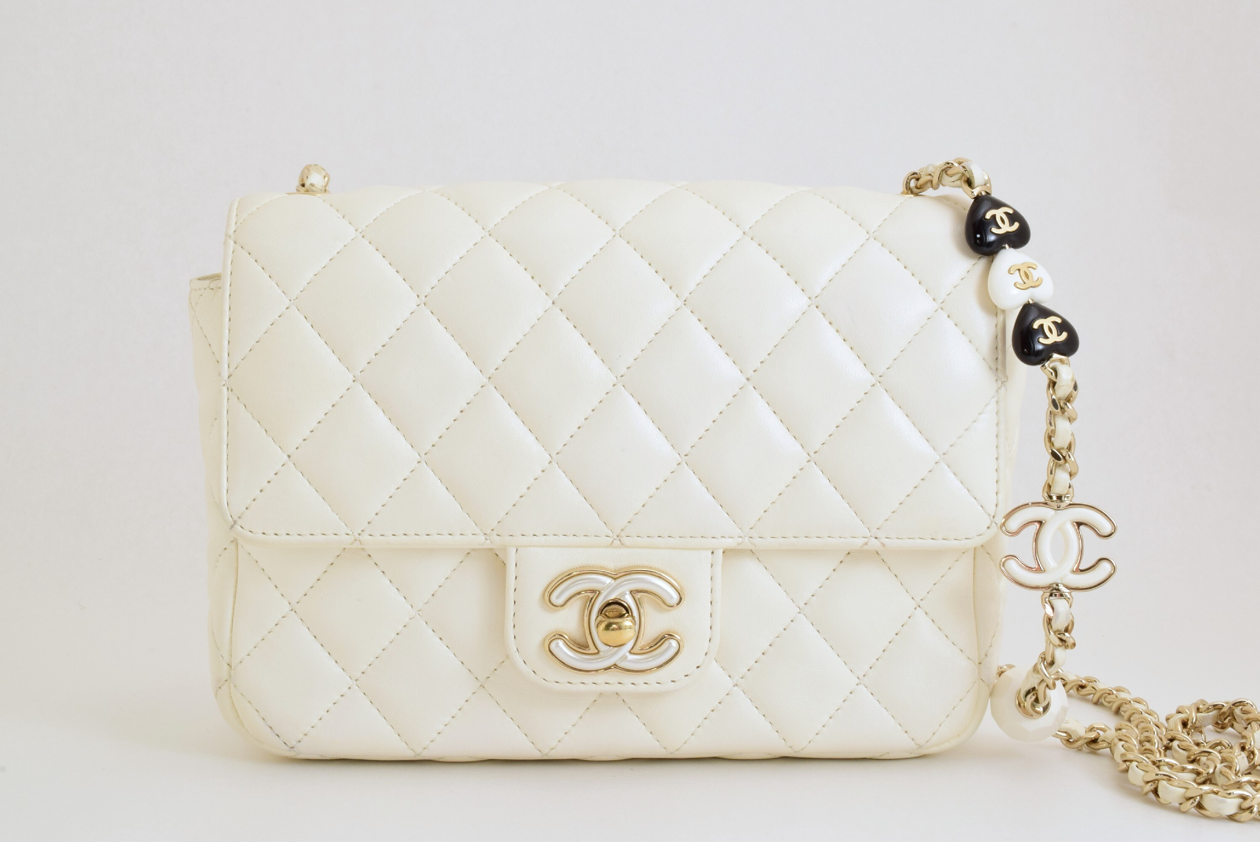 Matelassé Mini White Chain Shoulder Bag with Serial Number Plate — view 2
