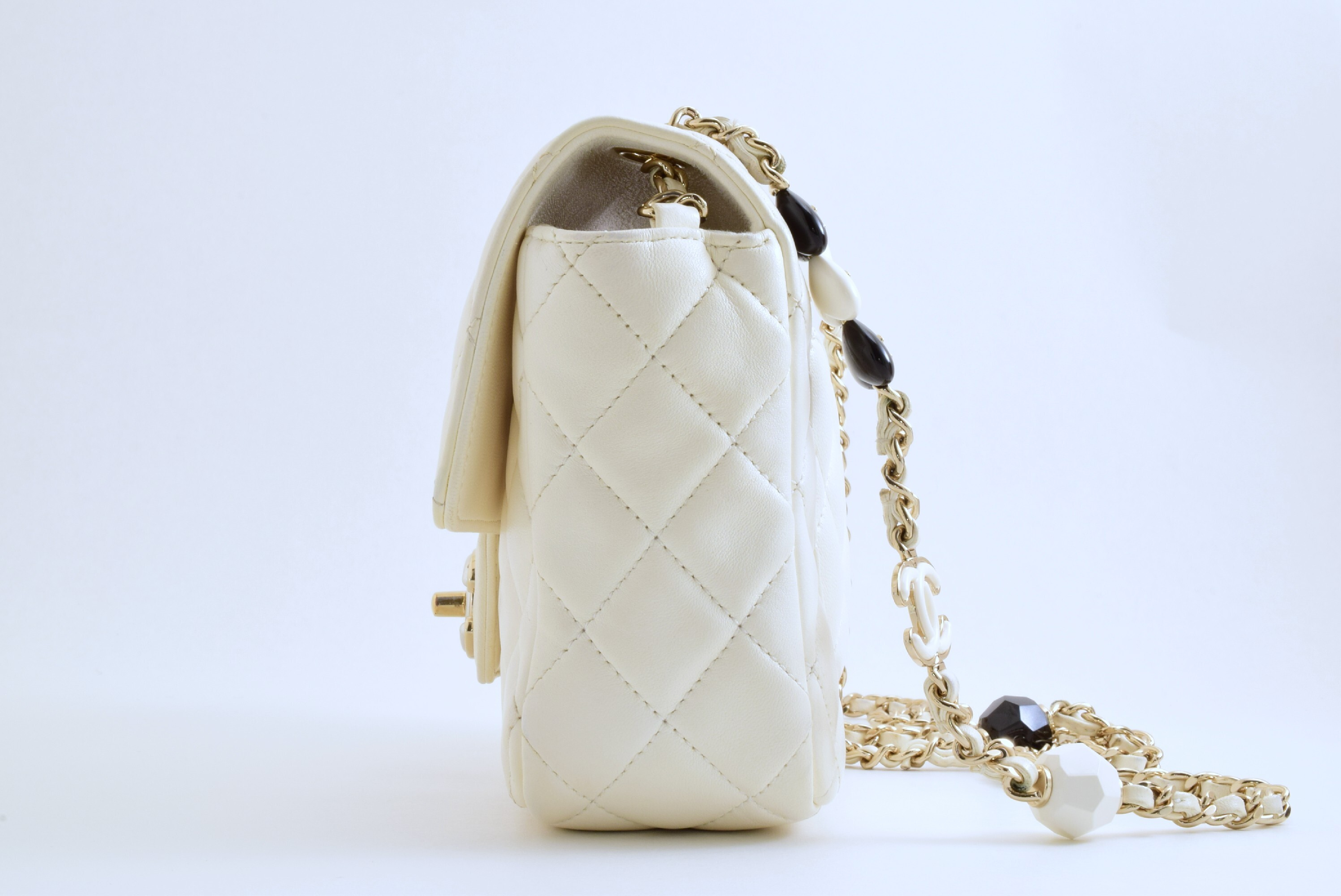 Matelassé Mini White Chain Shoulder Bag with Serial Number Plate — view 8