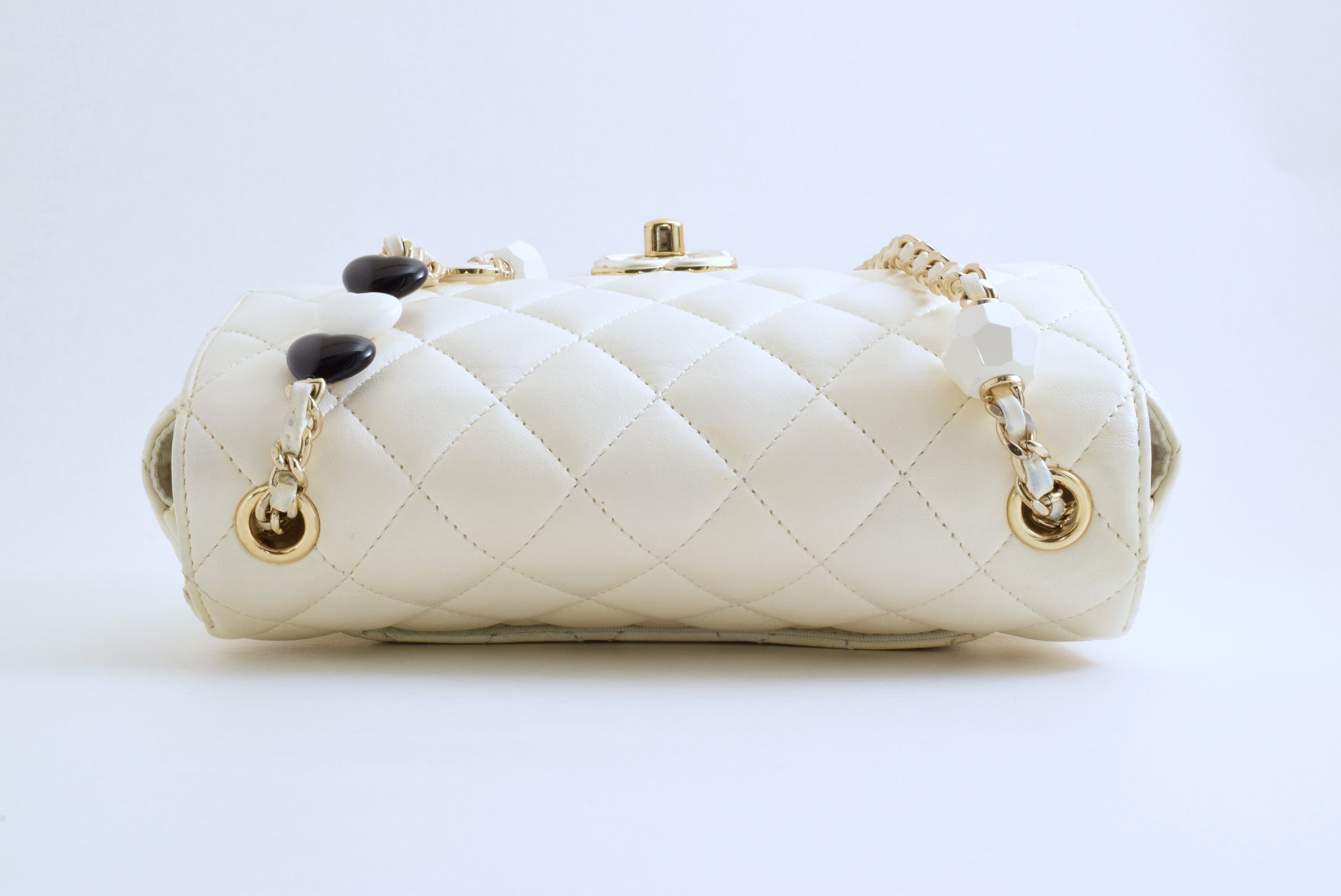 Matelassé Mini White Chain Shoulder Bag with Serial Number Plate — view 9