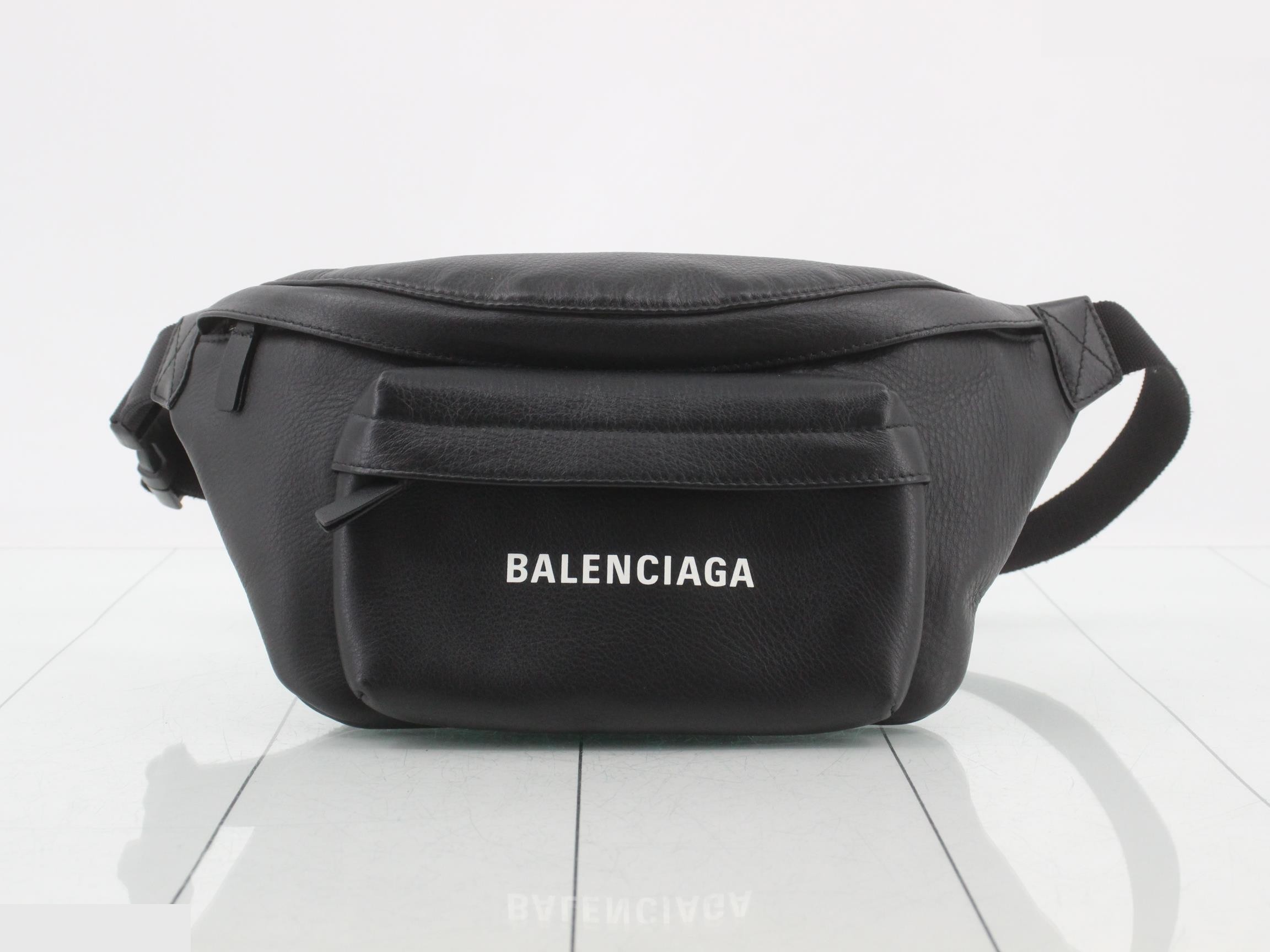 Leather body bag, black