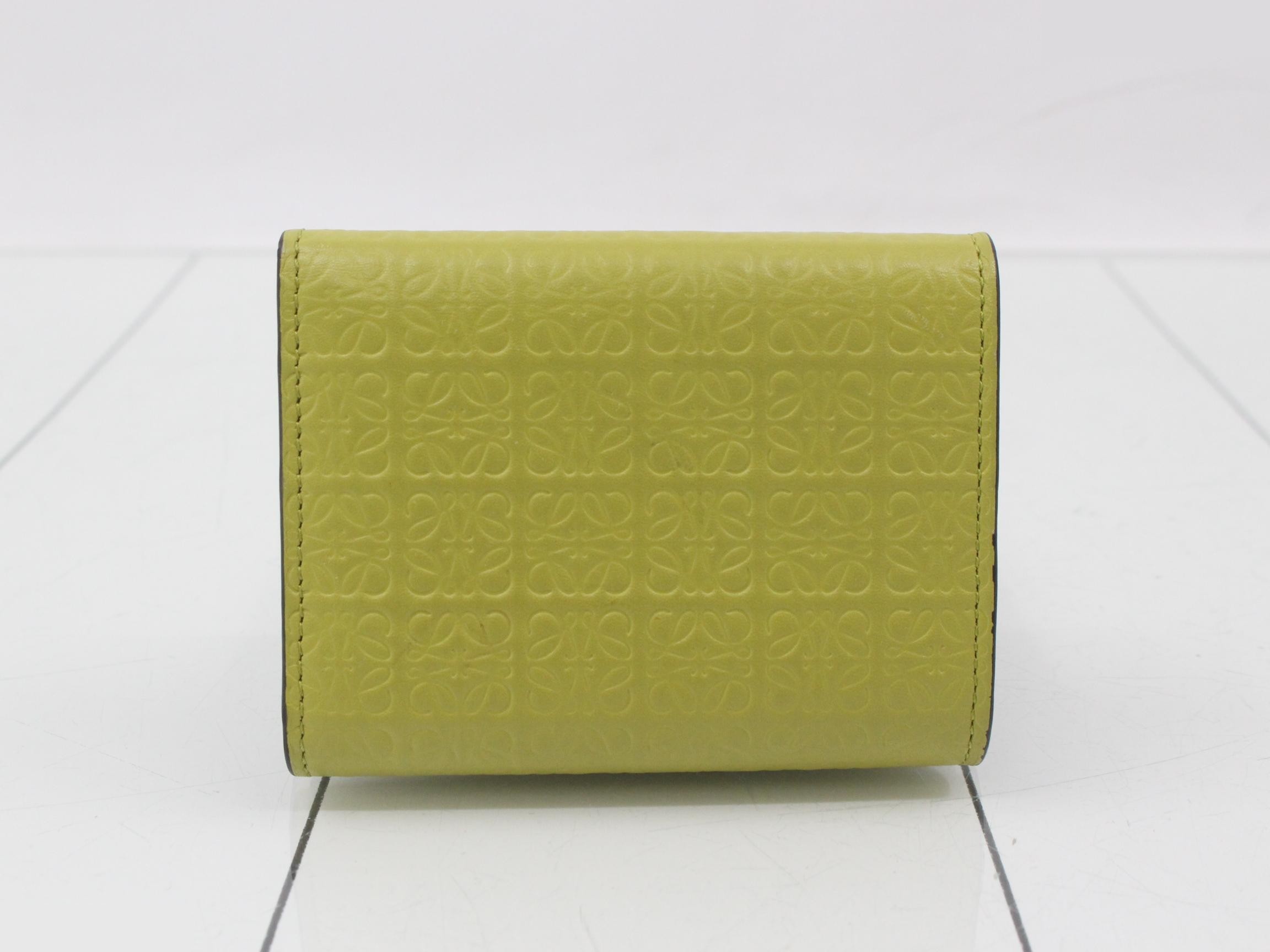 Other lines: Bags and Wallets — view 2
