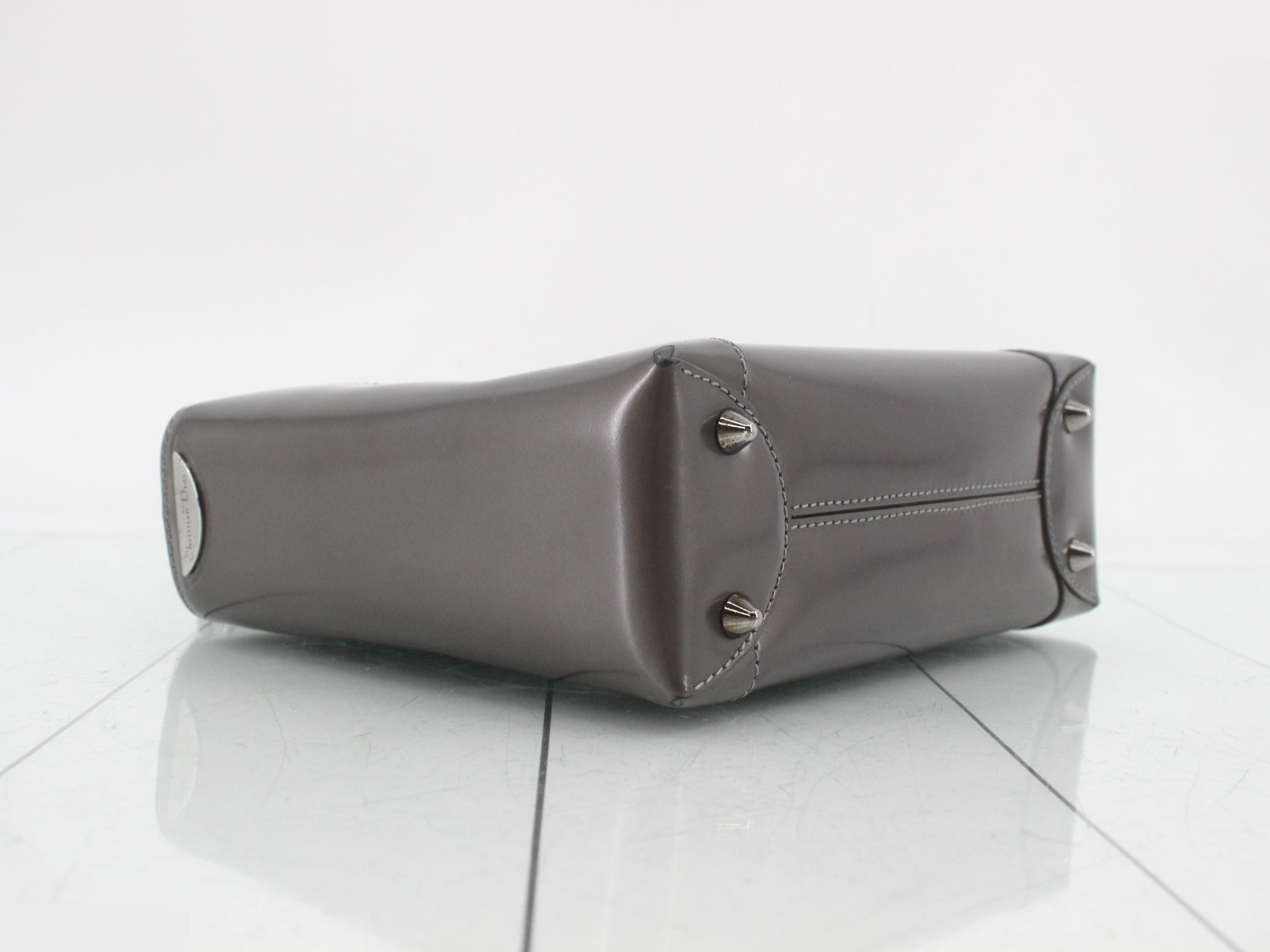 Maris Pearl handbag with charm — view 5