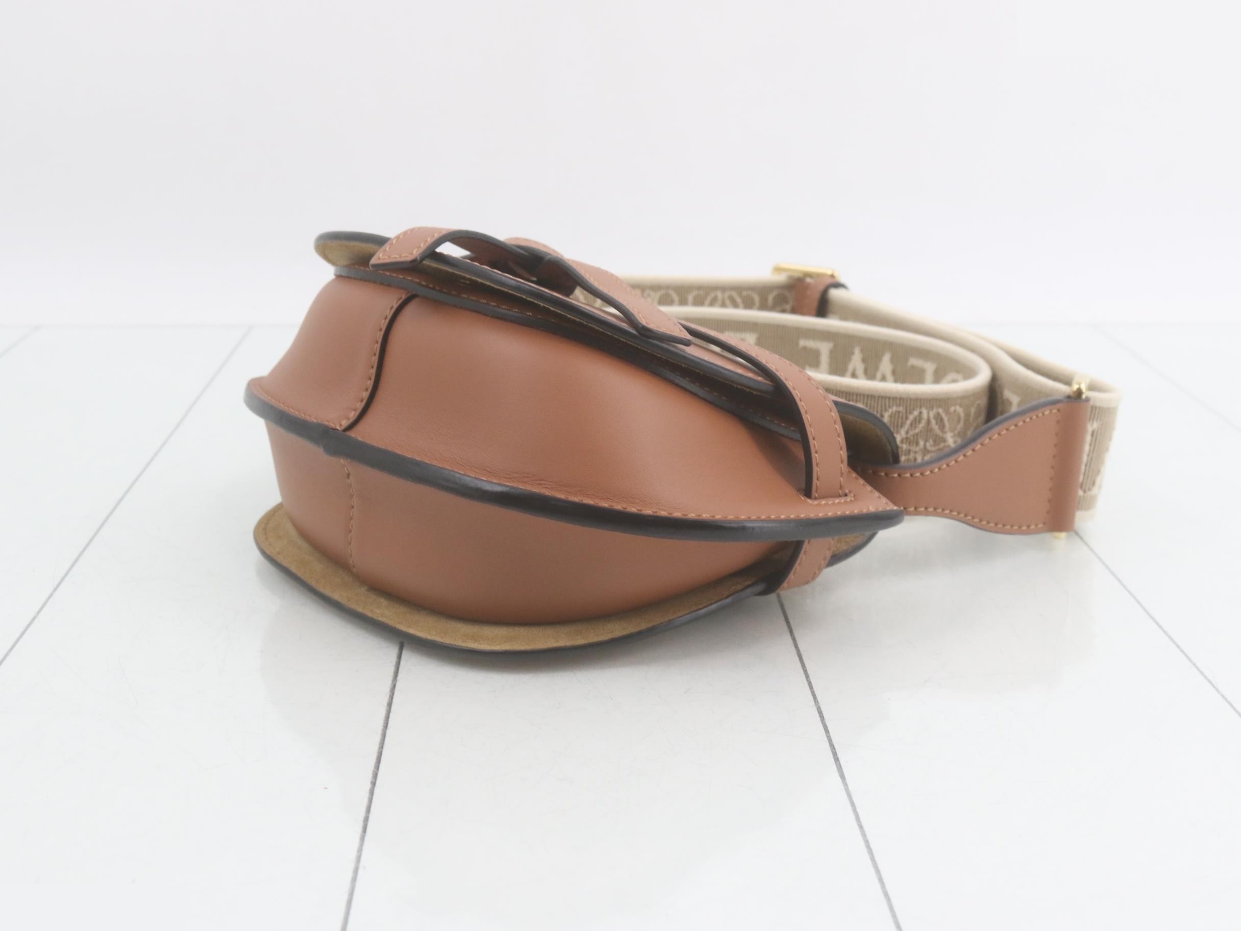 Gate Dual Bag Mini, unused, some protective film still attached, brown. — view 6