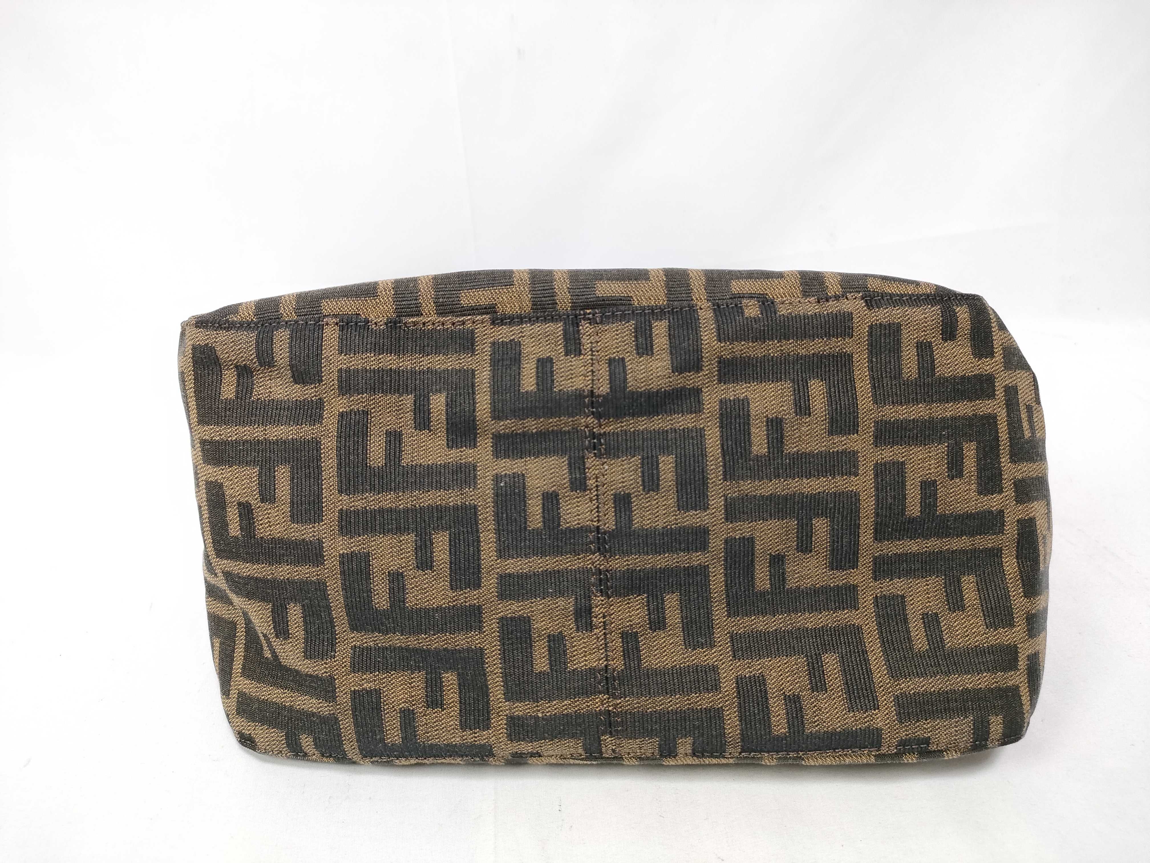Zucca Mamma Bucket Shoulder Bag — view 3