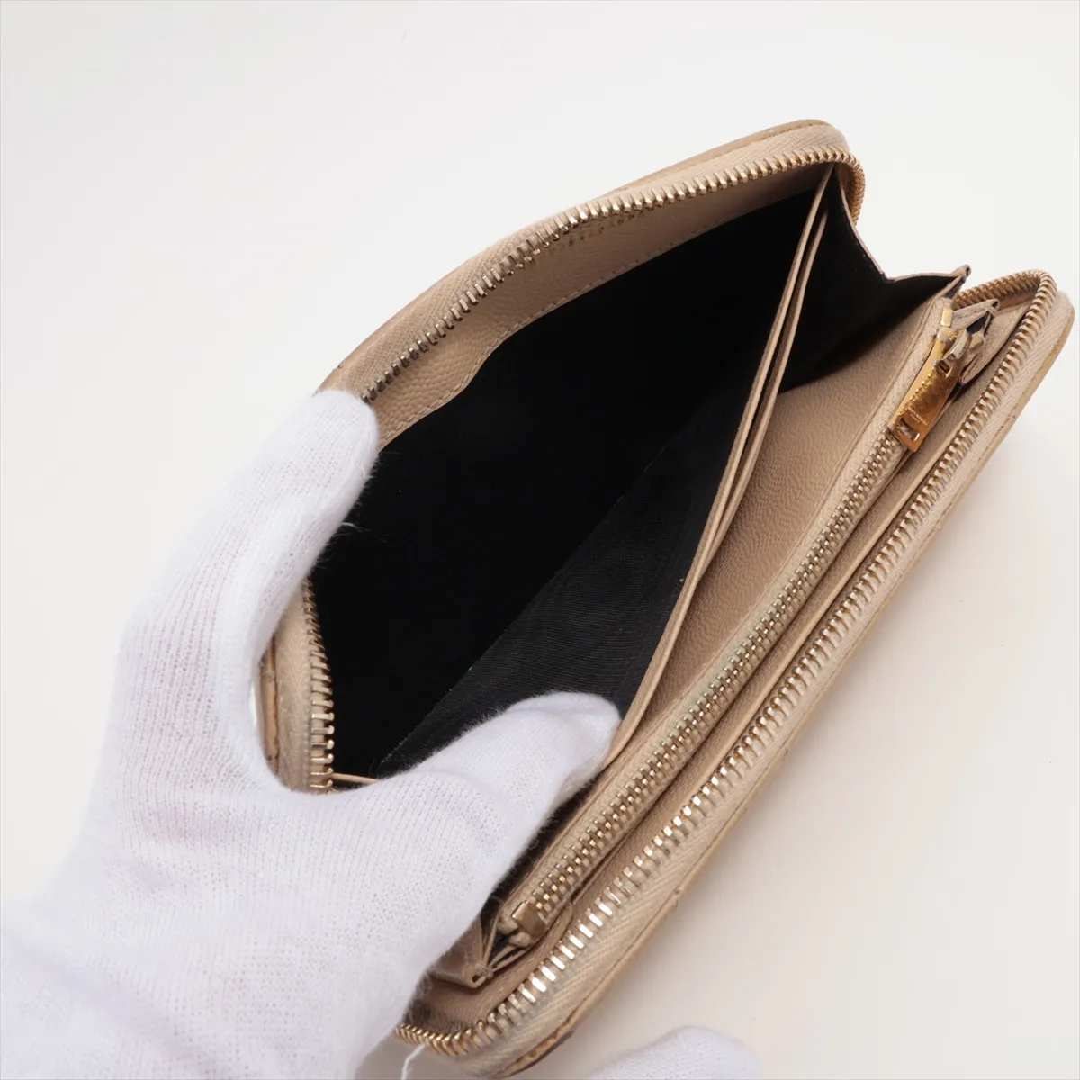 V Stitch HPP358094 Leather Round Zip Wallet Beige — view 4