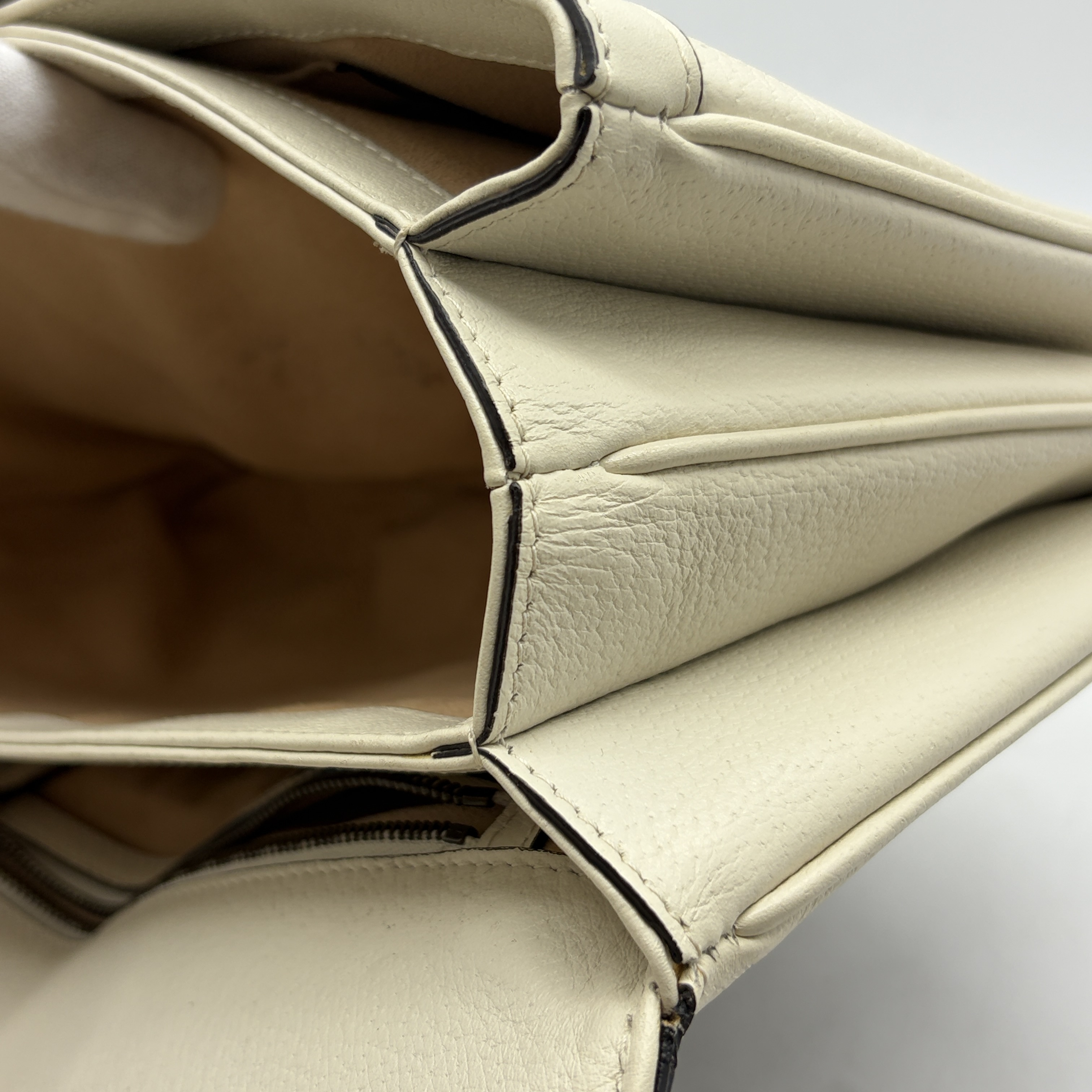 Queen Margaret Shoulder Bag (Sherry Line) — view 8