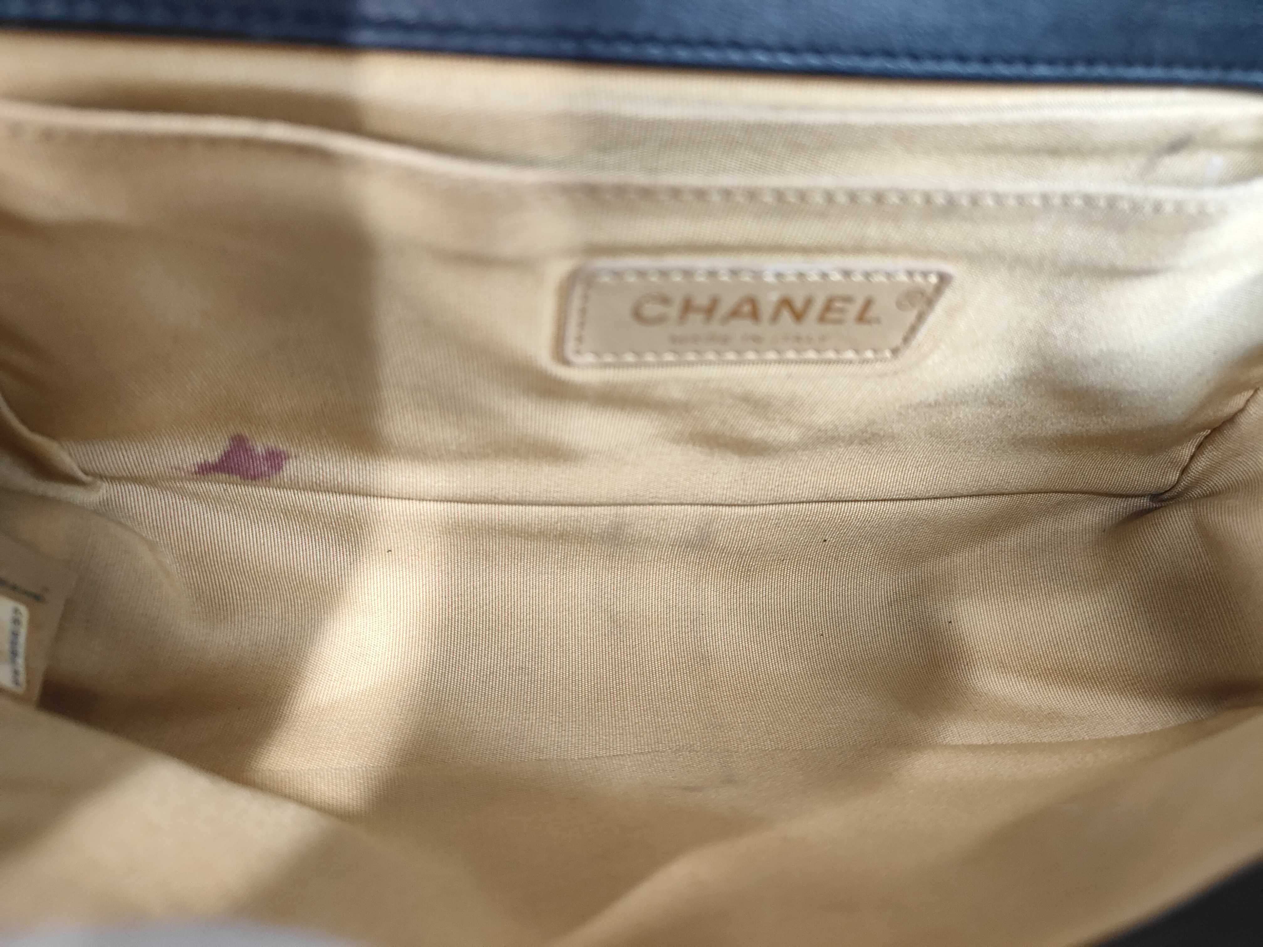 Boy Chanel Shoulder Bag — view 9