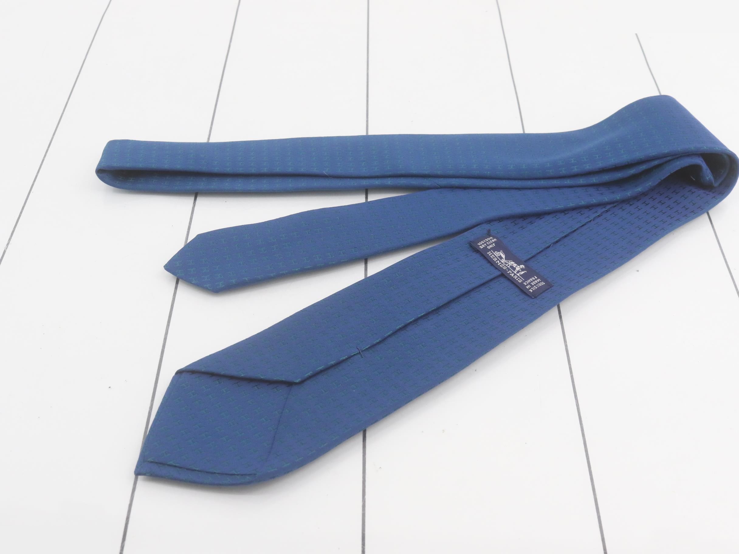 H weave tie blue — view 2
