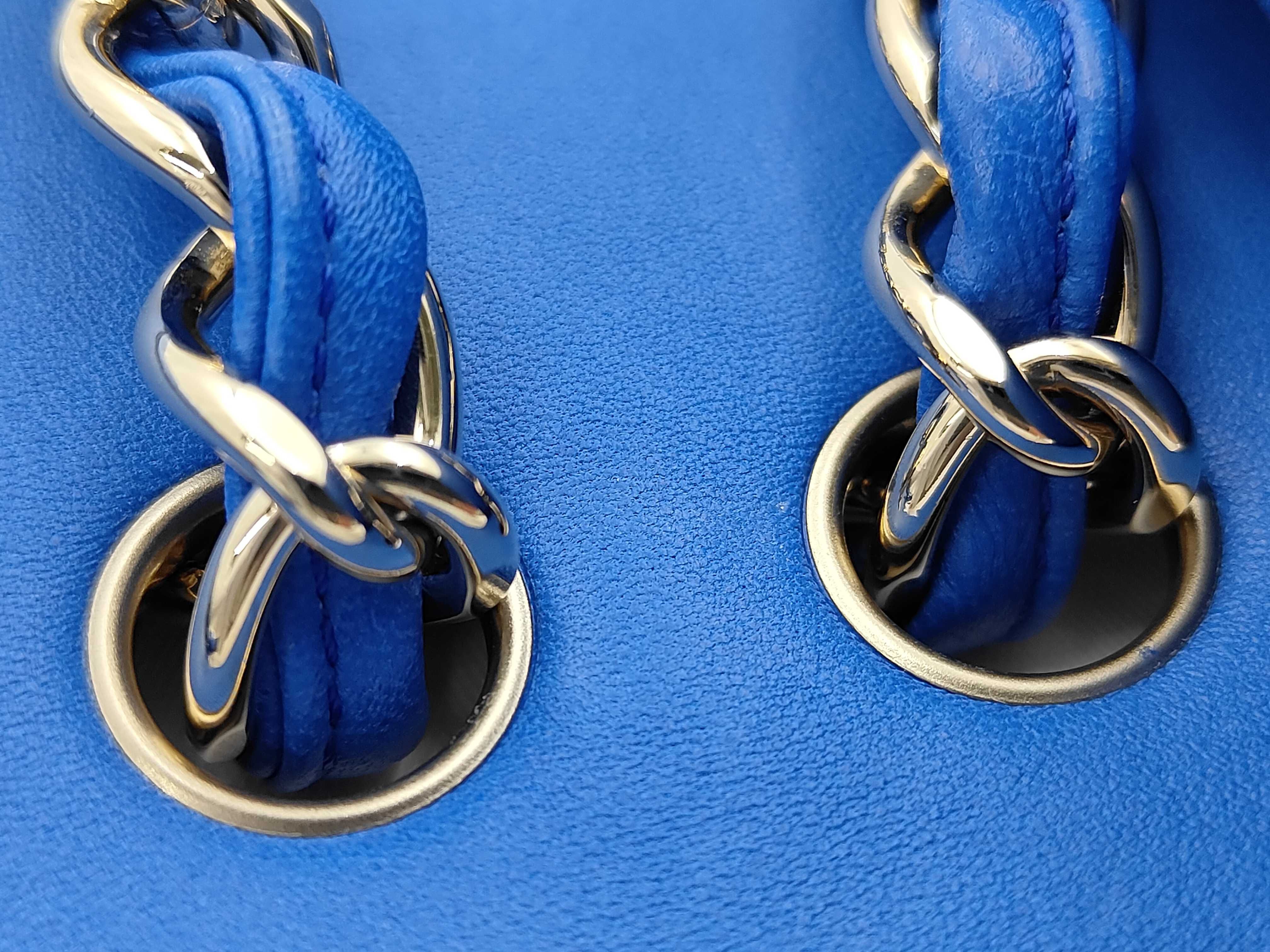 Matelassé 30 Double Flap Chain Shoulder Bag, Lambskin, Blue — view 7