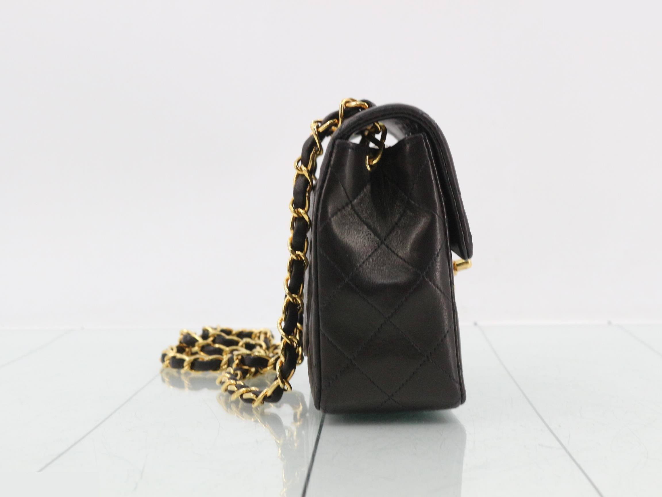Matelassé 17 Classic Chain Shoulder Bag, Lambskin, Black, Series 2, W17 — view 4