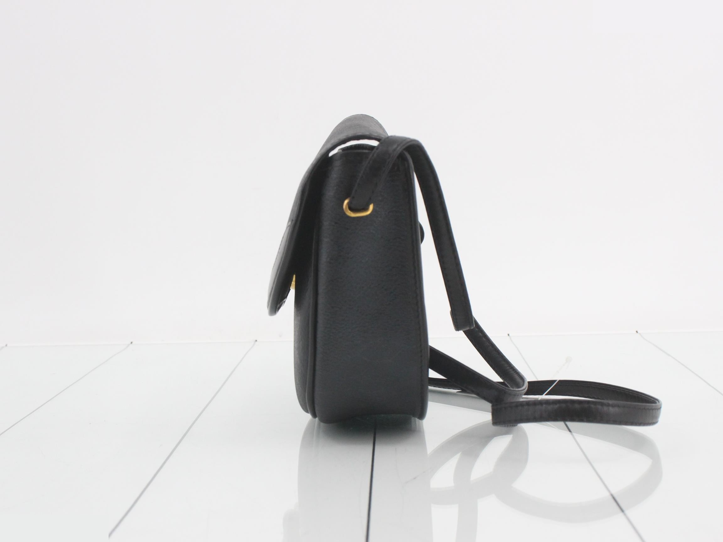 Trotter Honeycomb Flap Bag, Black, 20 x 16 x 5 cm — view 3