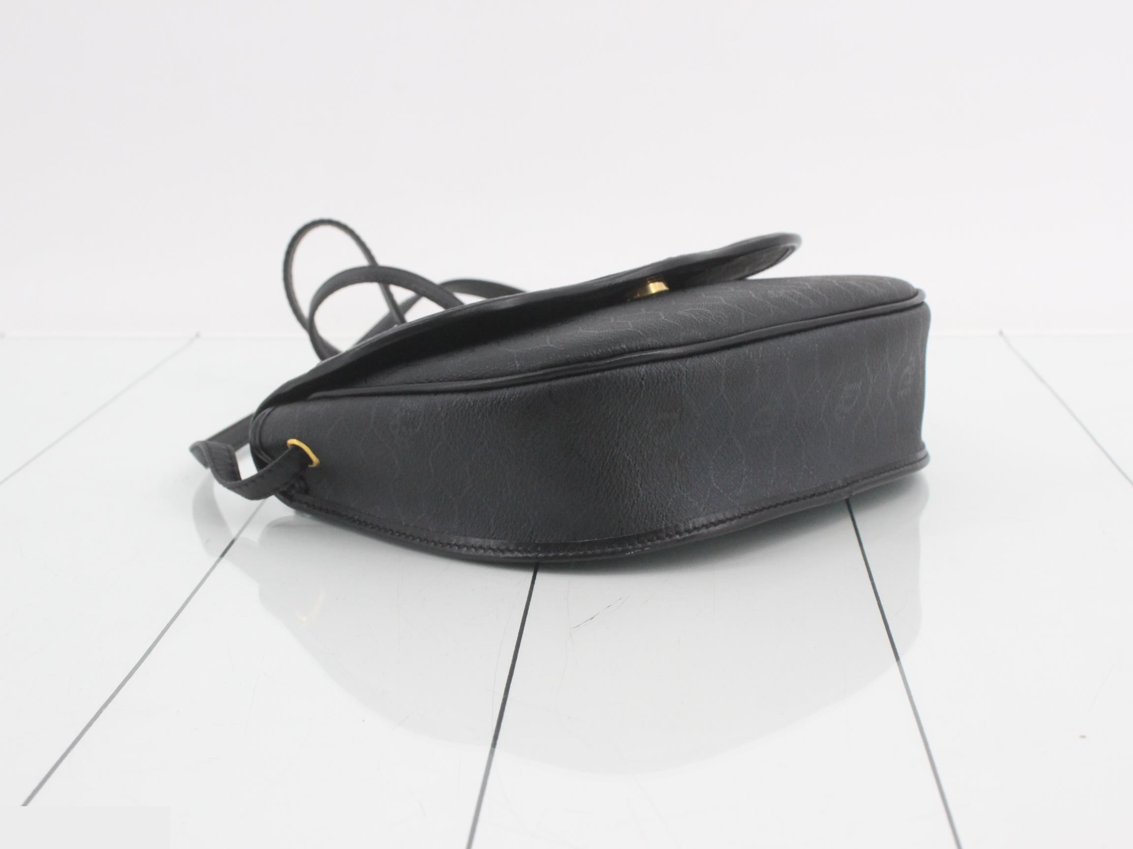 Trotter Honeycomb Flap Bag, Black, 20 x 16 x 5 cm — view 5