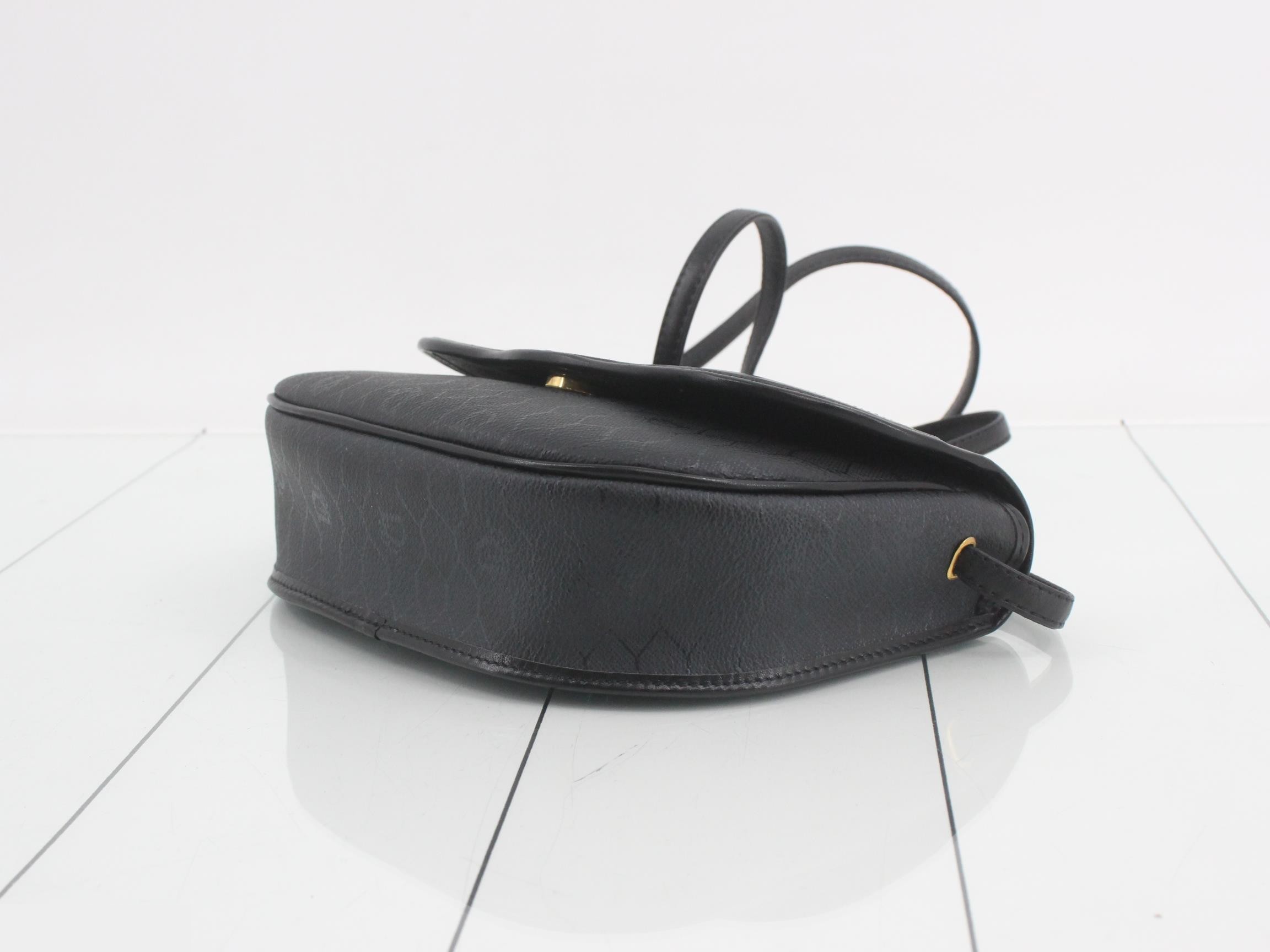 Trotter Honeycomb Flap Bag, Black, 20 x 16 x 5 cm — view 6