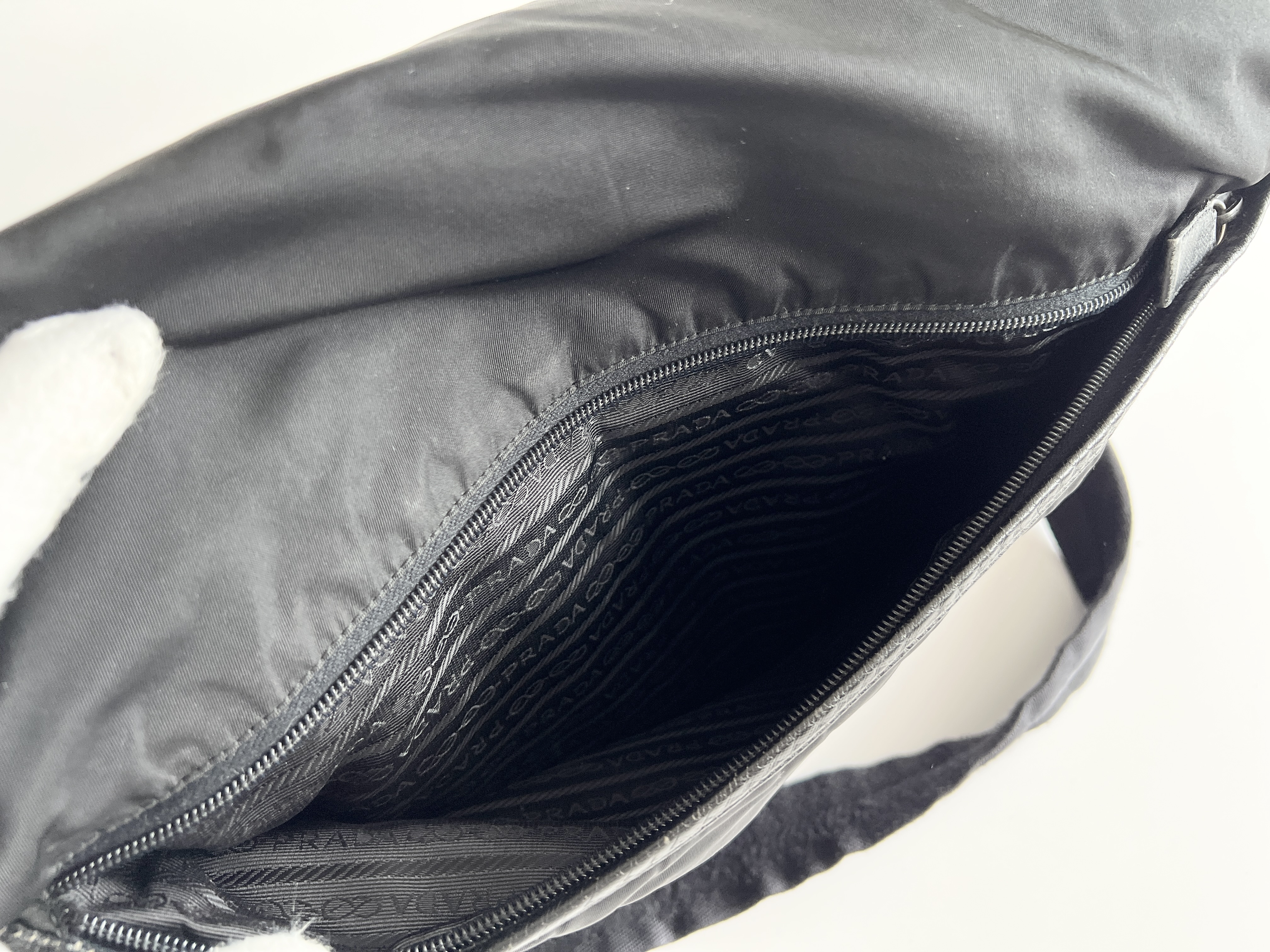 Triangle Logo Nylon Saffiano Leather One-Shoulder Bag Messenger Bag Shoulder Bag — view 14