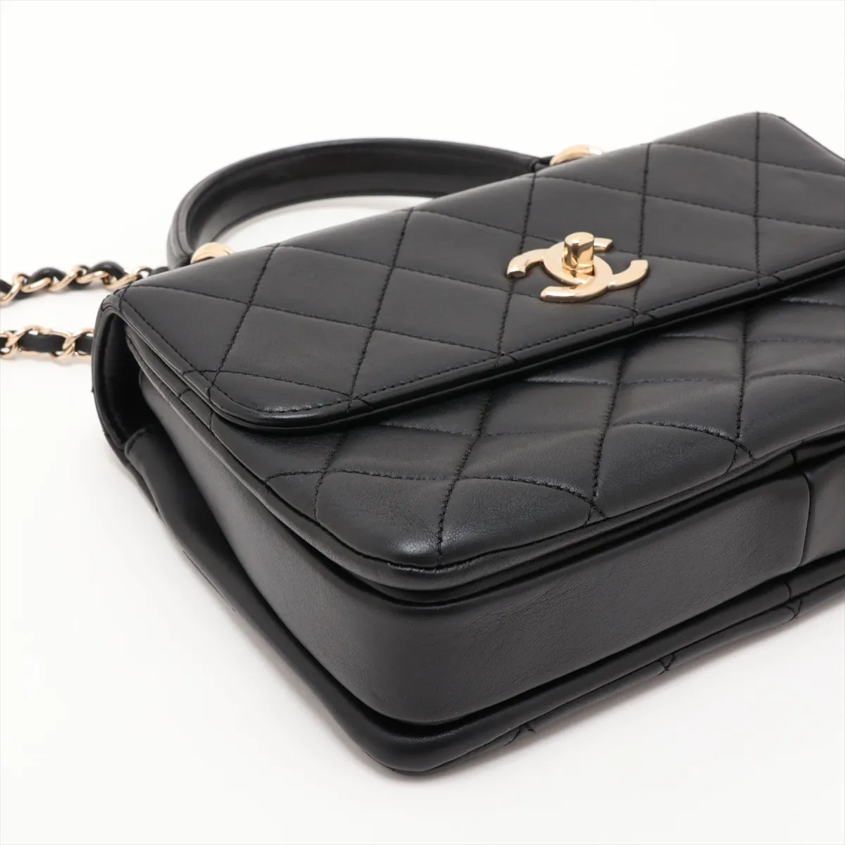 Trendy CC Lambskin 2-Way Handbag, Black with Gold Hardware, 26247202 (Serial Number 26-series), Hardware with Thread Attachment — view 4