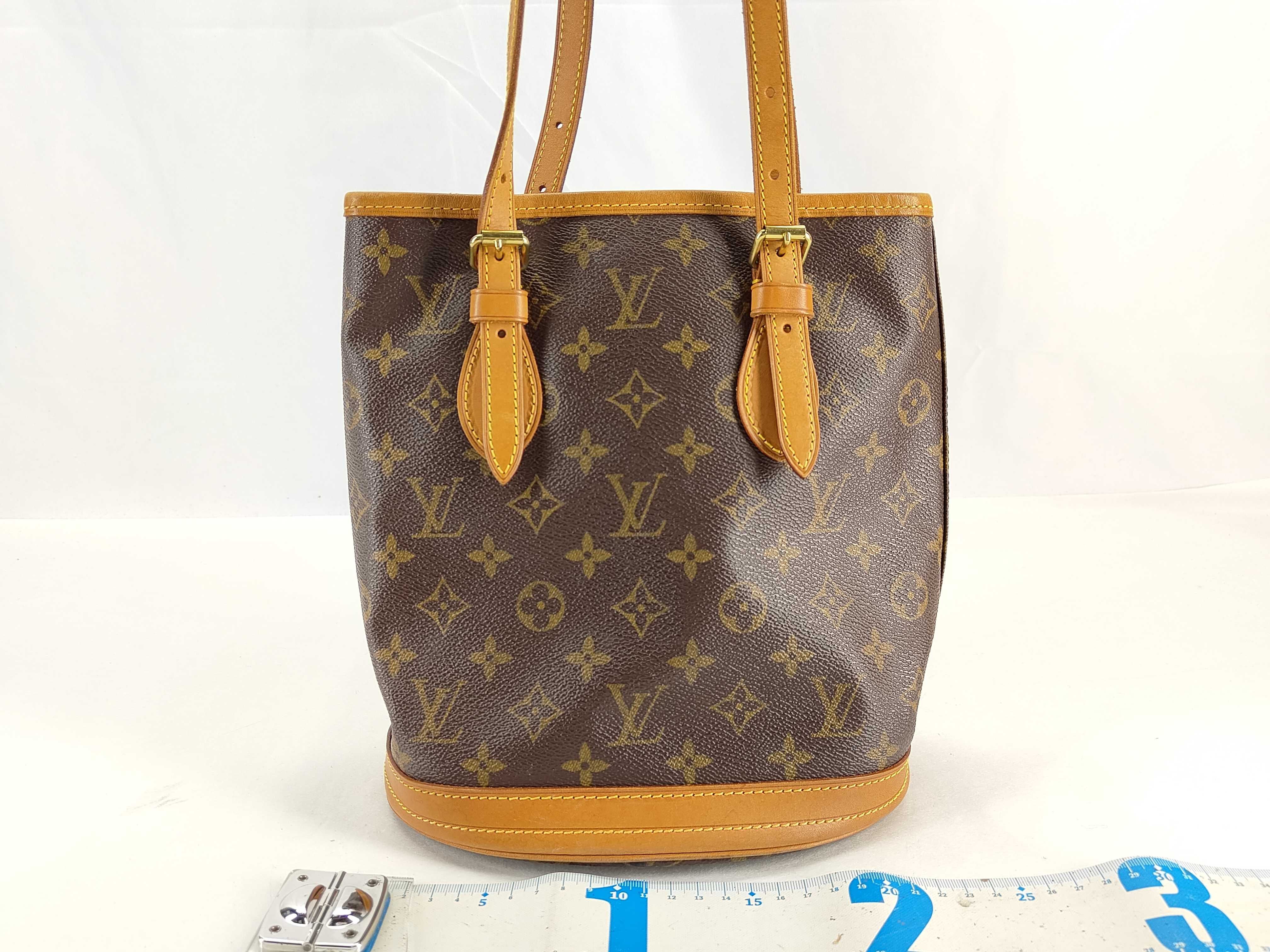 Monogram Louis Vuitton Bucket PM Monogram with Pouch M42238 Tote Bag — view 2