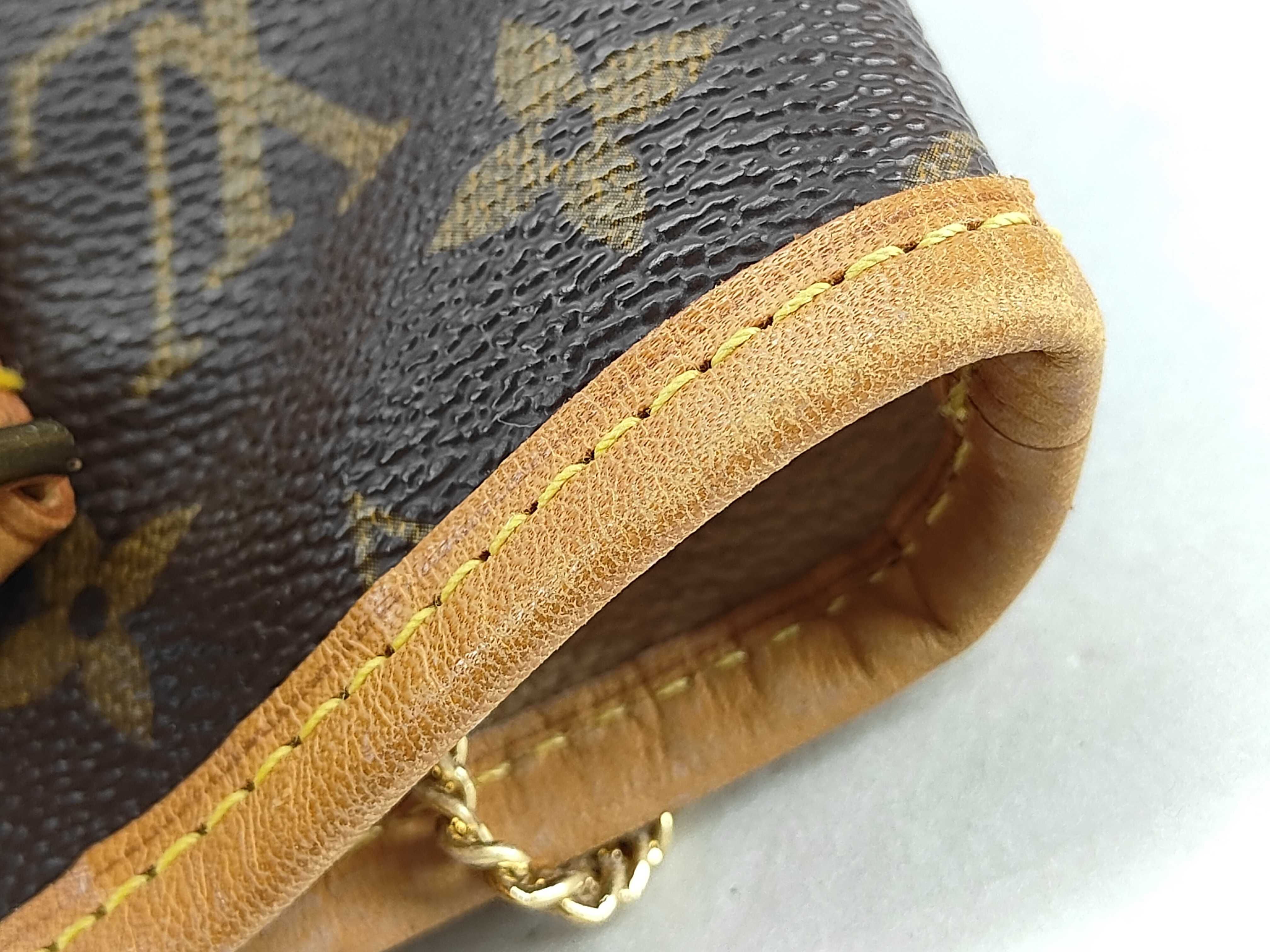 Monogram Louis Vuitton Bucket PM Monogram with Pouch M42238 Tote Bag — view 6