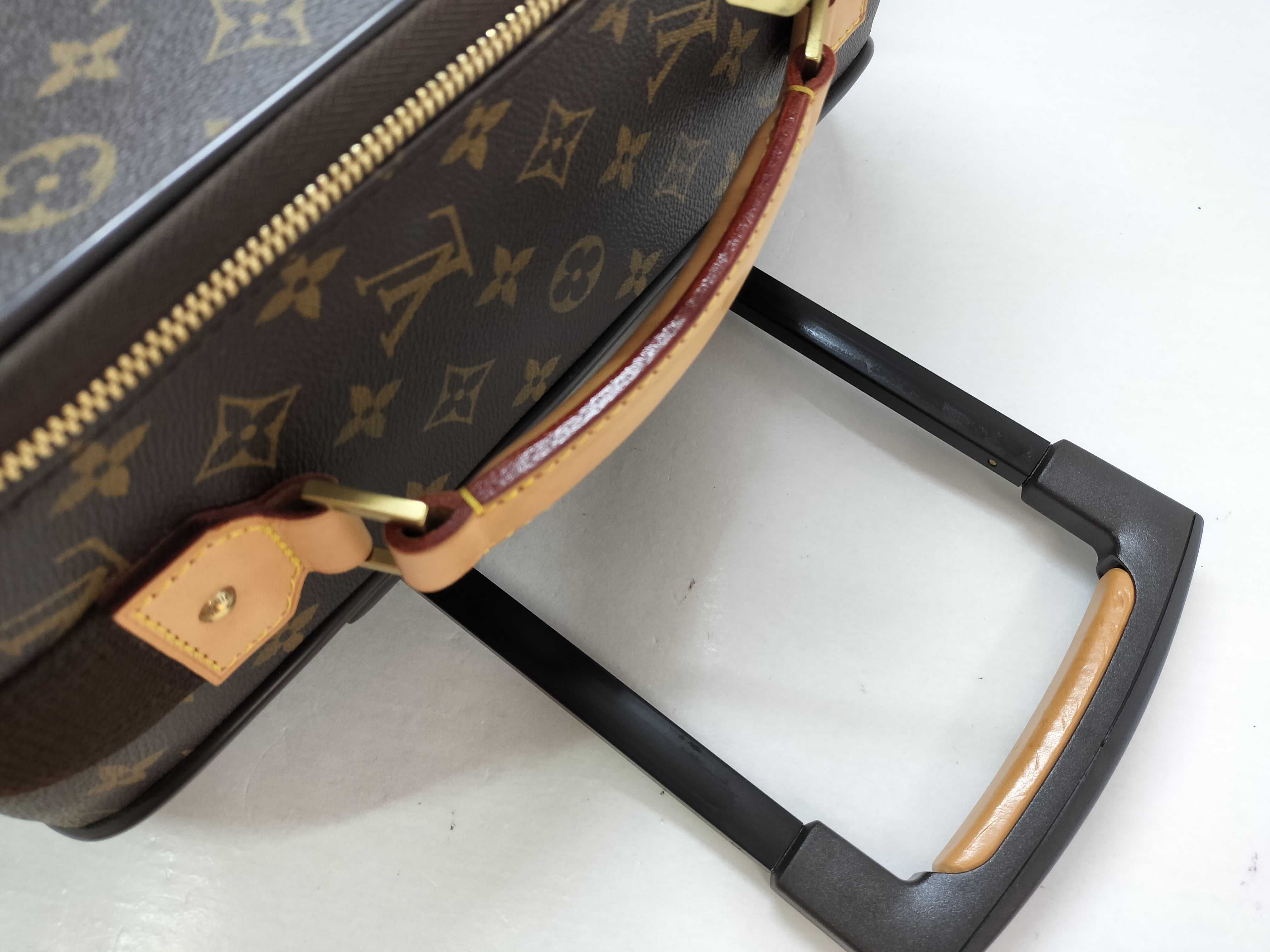 Monogram Trolley 50 M23259. Accessories: Name tag, padlock, carry bag. — view 3