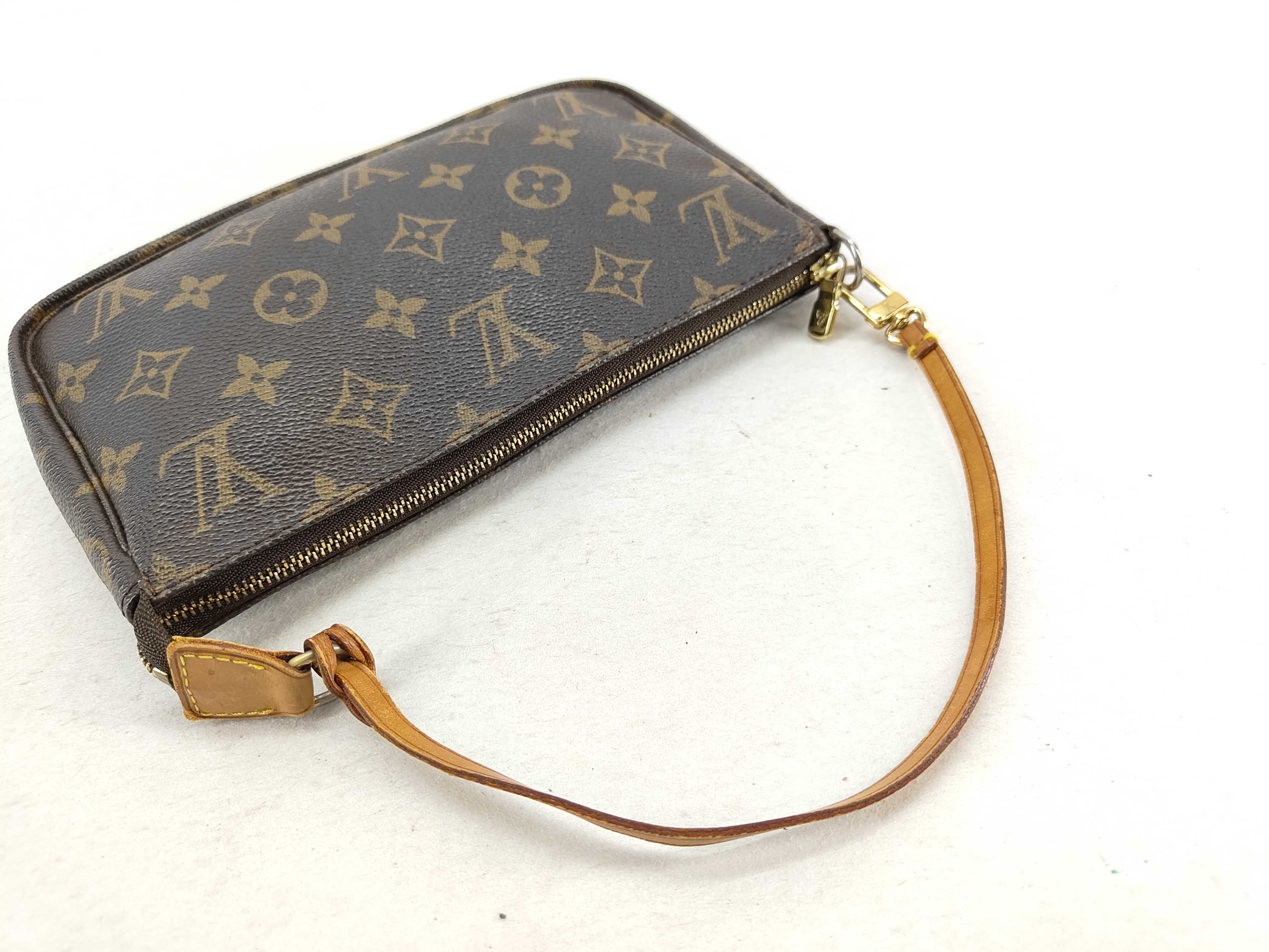 Monogram Vuitton M51980 Pochette Accessoires Handbag Monogram Canvas Brown Shoulder Bag — view 3