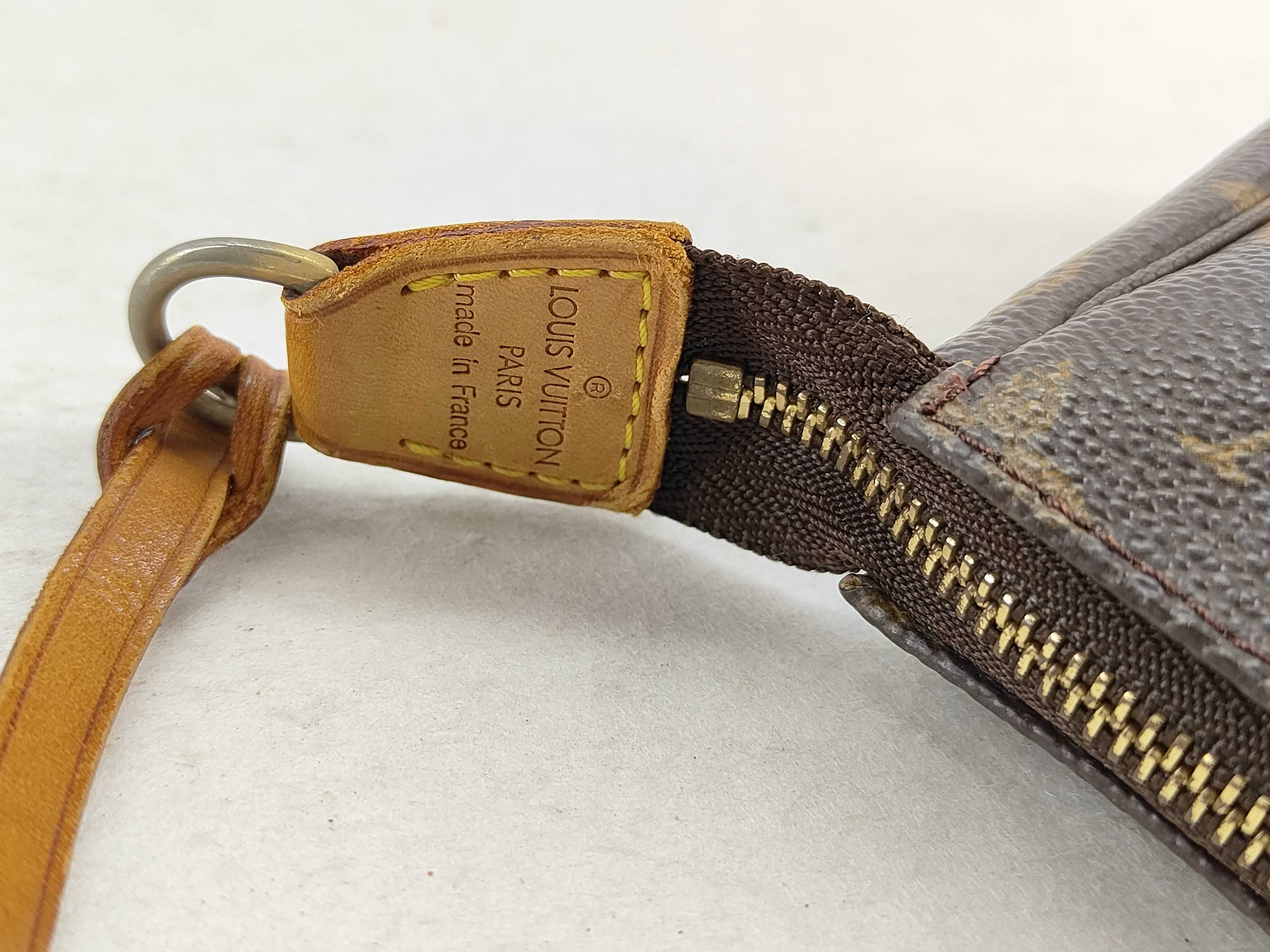 Monogram Vuitton M51980 Pochette Accessoires Handbag Monogram Canvas Brown Shoulder Bag — view 8