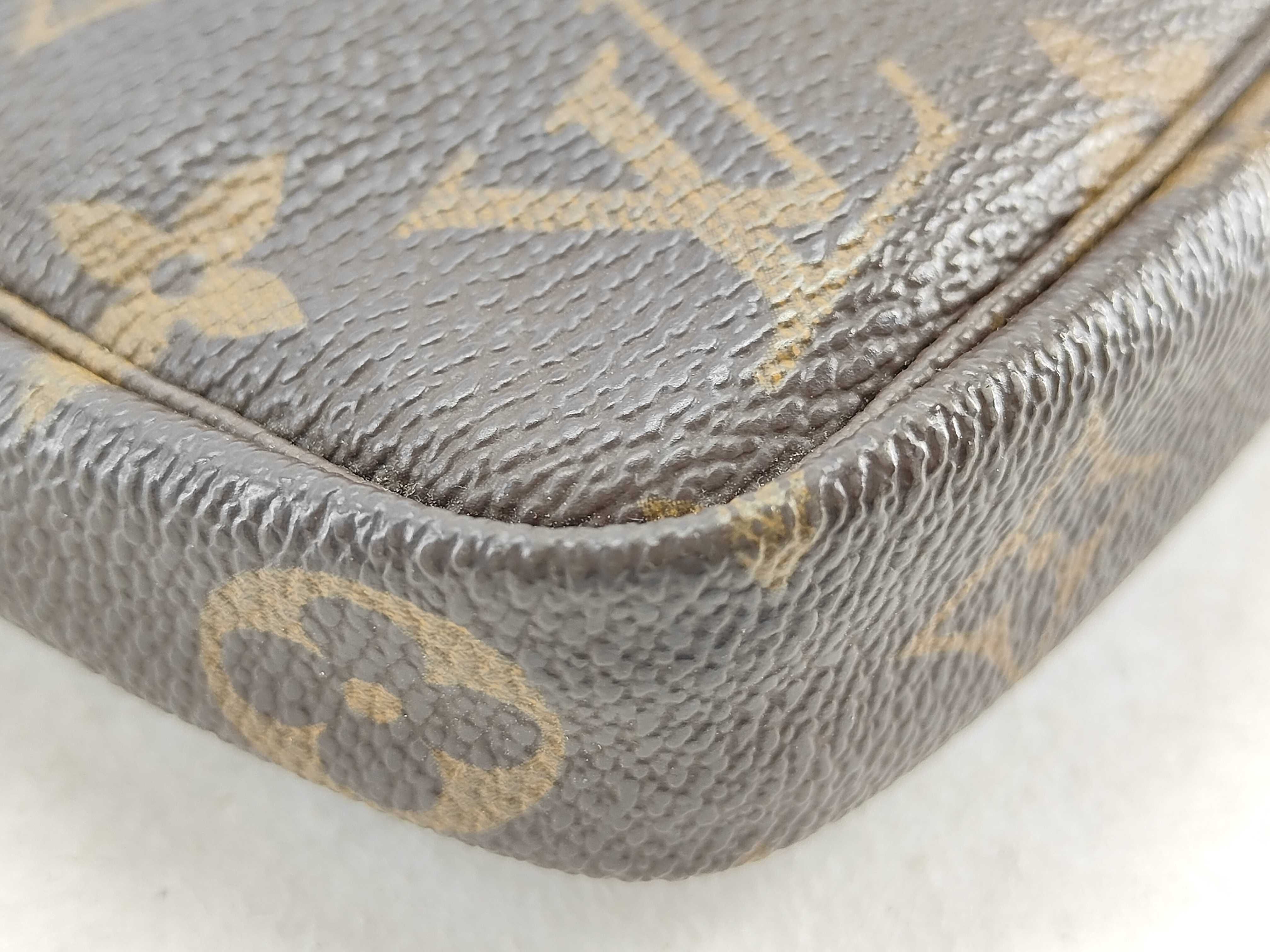 Monogram Vuitton M51980 Pochette Accessoires Handbag Monogram Canvas Brown Shoulder Bag — view 9