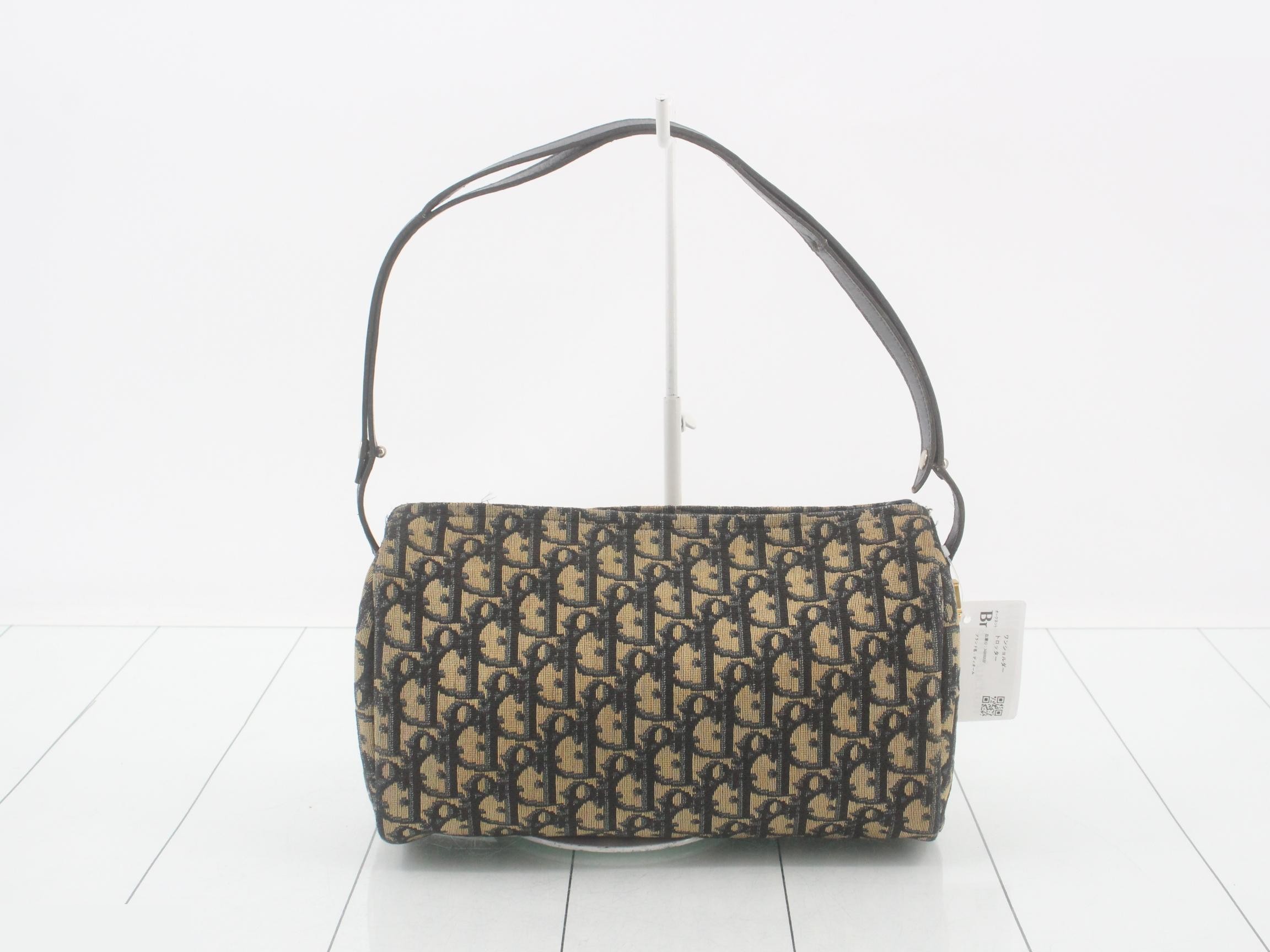 One-shoulder Trotter — view 2