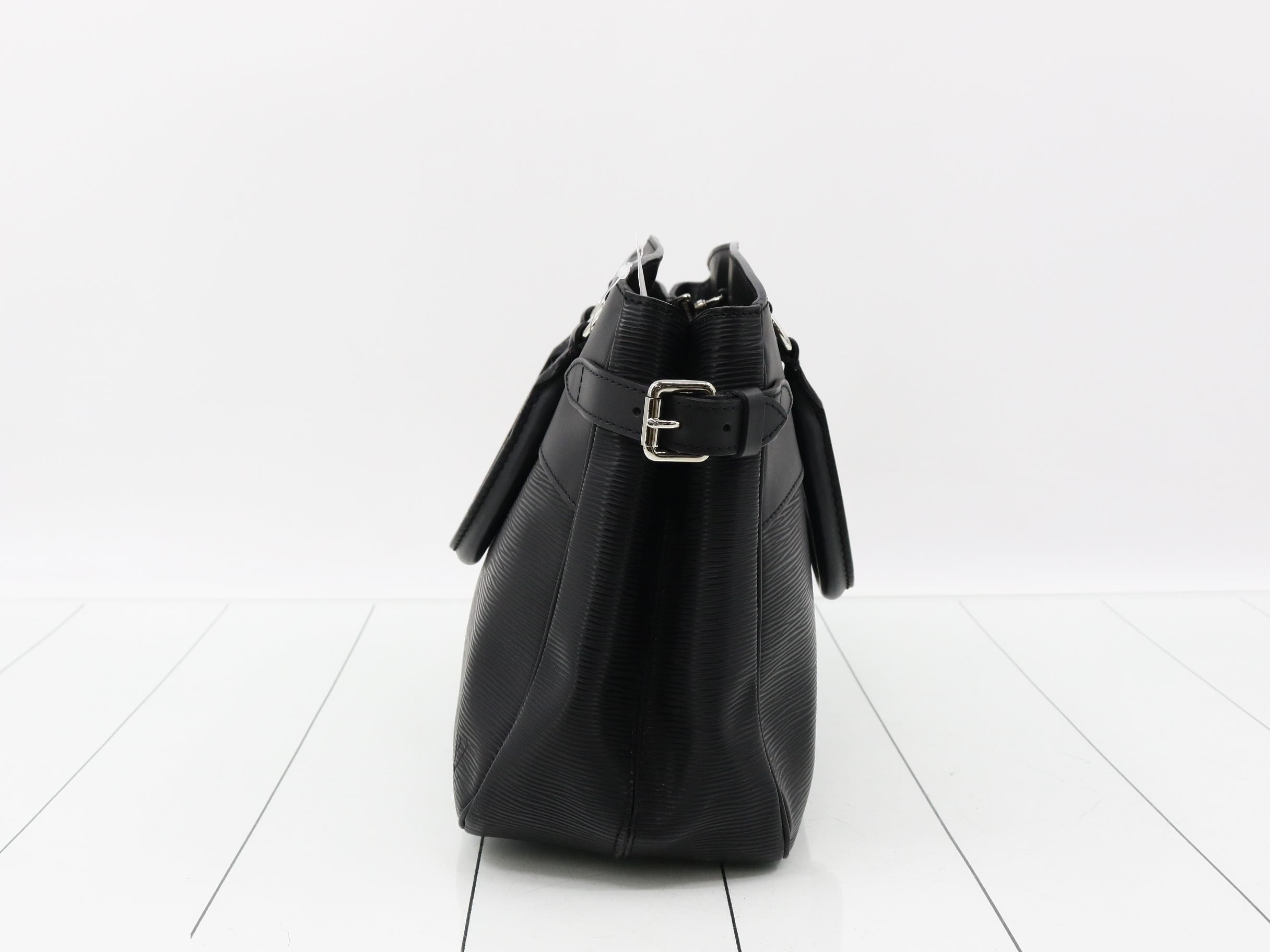 Epi Passy PM Noir Handbag — view 3