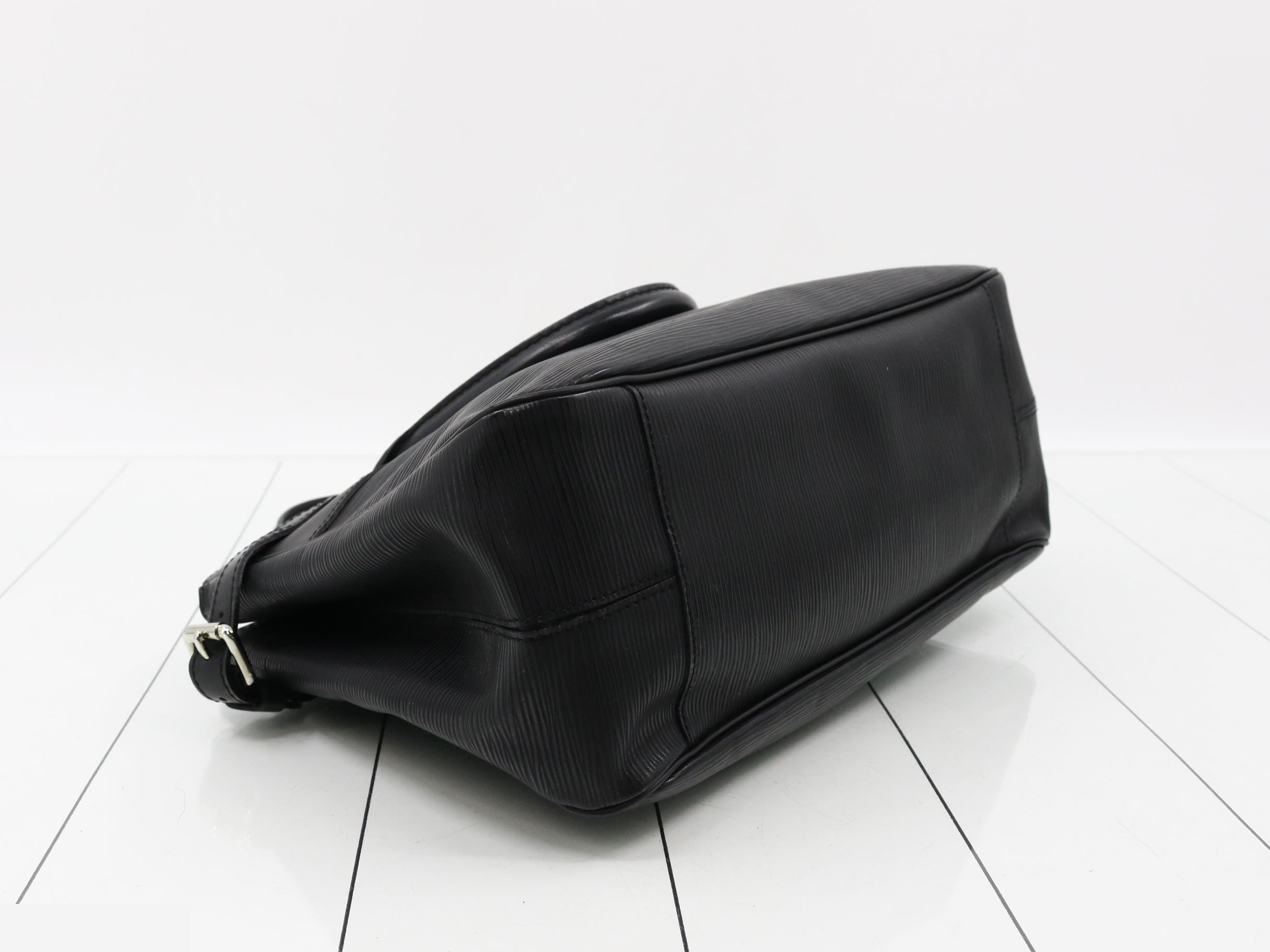 Epi Passy PM Noir Handbag — view 5
