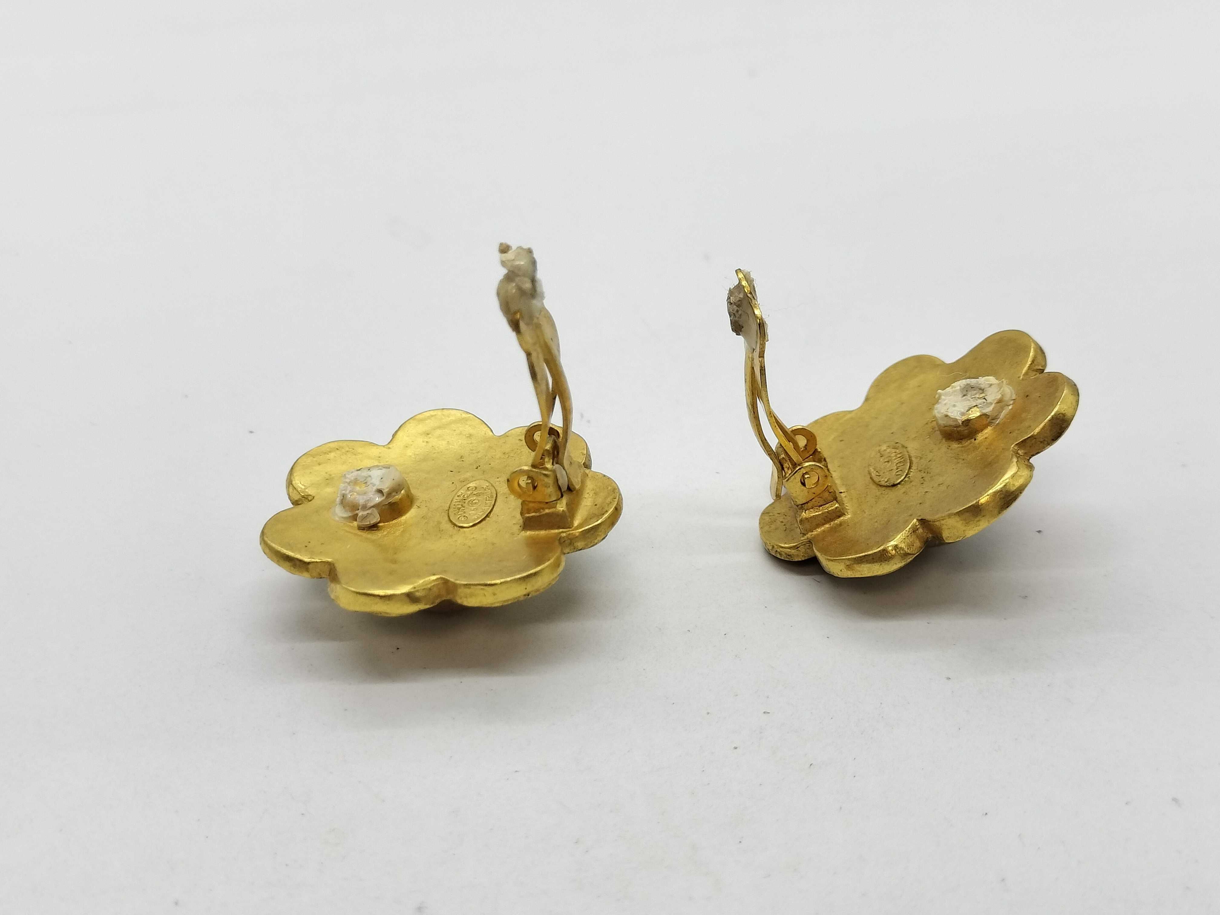 Coco Mark Faux Pearl 96P Flower Earrings — view 5