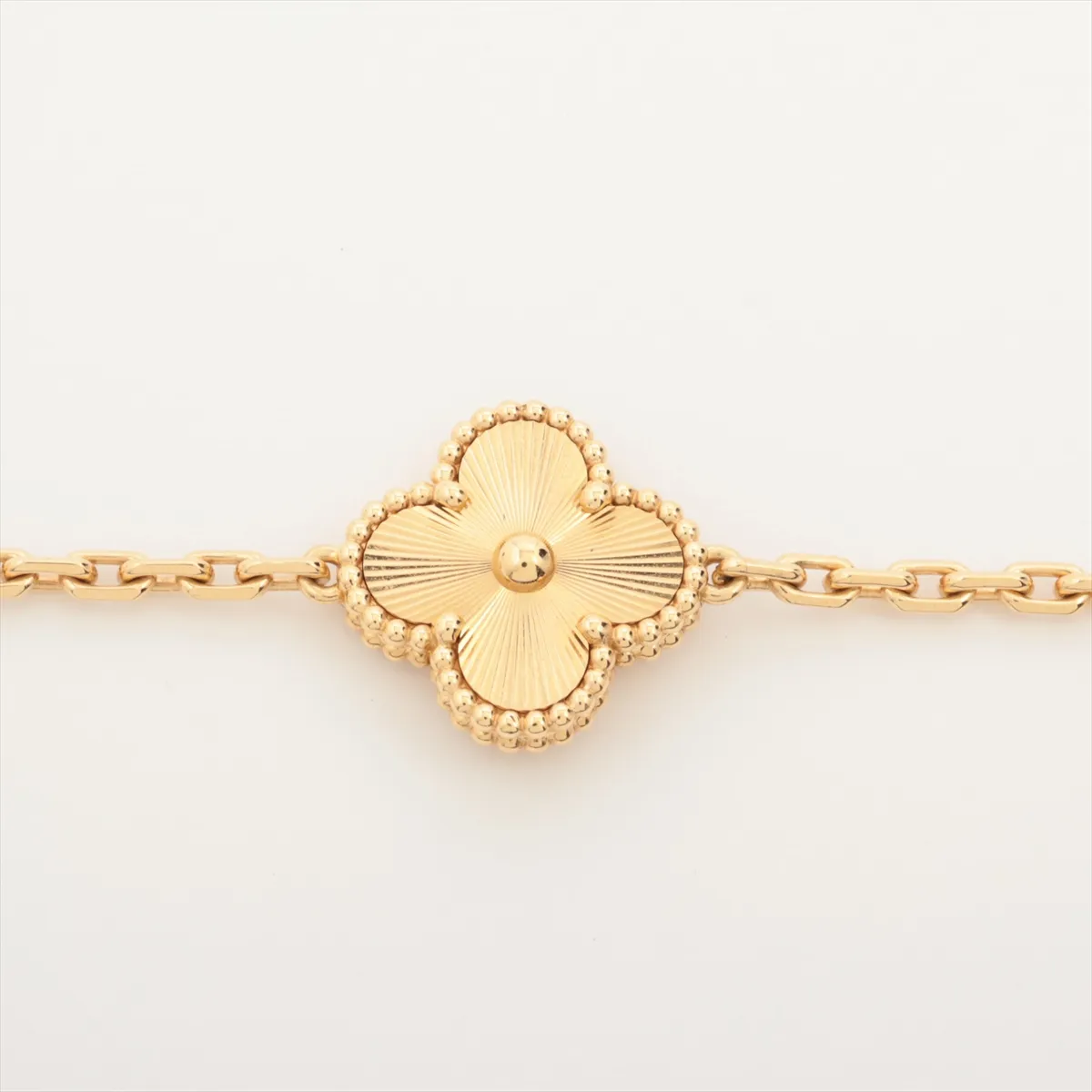 Vintage Alhambra Guilloche 5P Diamond Bracelet 750(YG) 17.1g JB694549 ARP4KN00 — view 2