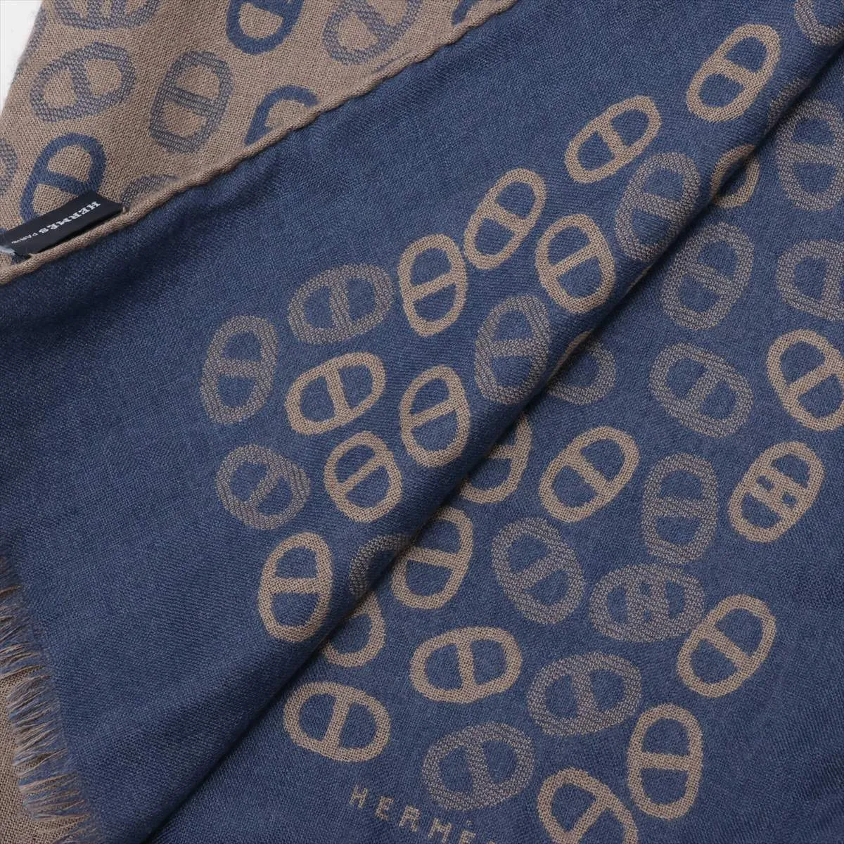 Chaine d'Ancle Stole Cashmere x Silk Beige x Blue — view 2