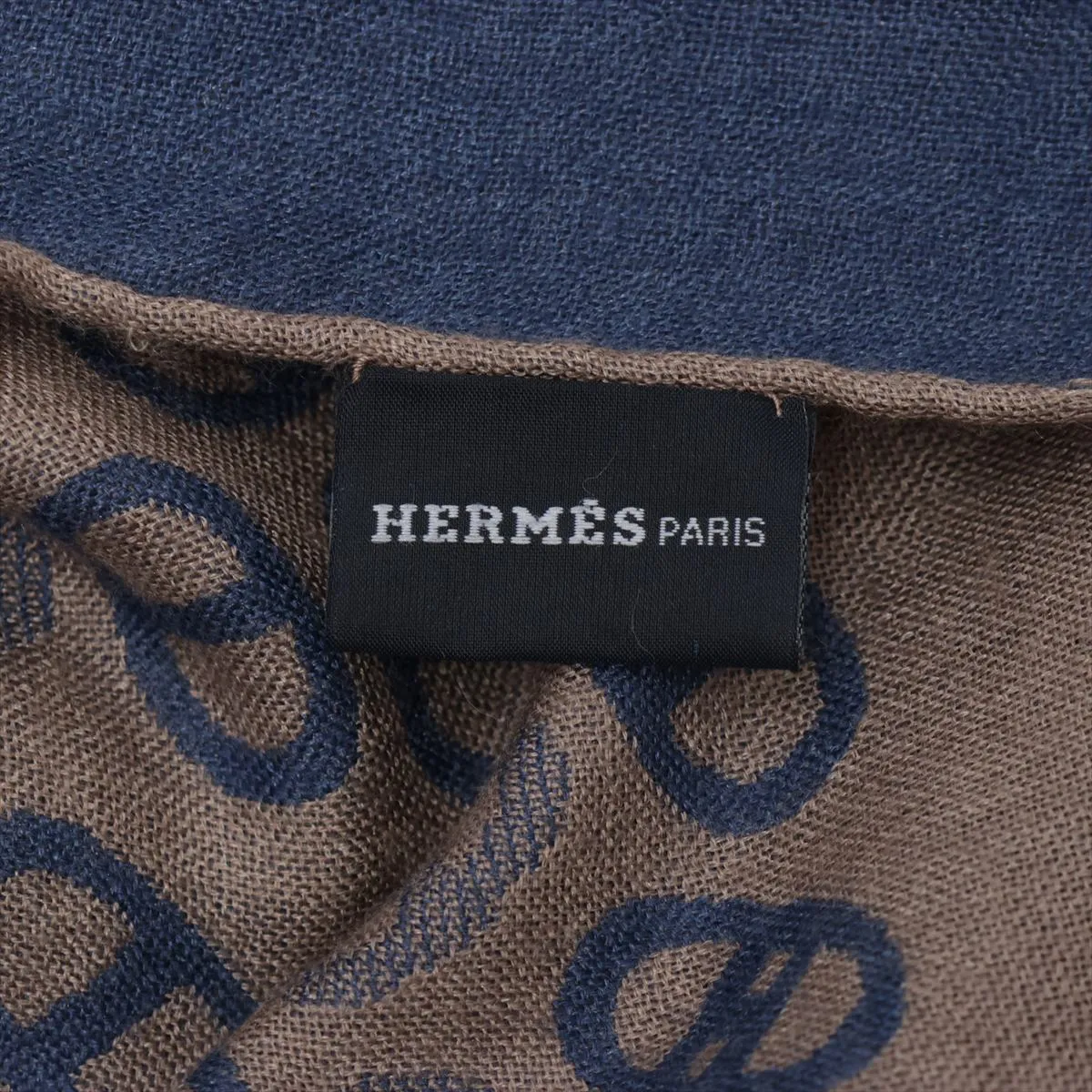 Chaine d'Ancle Stole Cashmere x Silk Beige x Blue — view 3