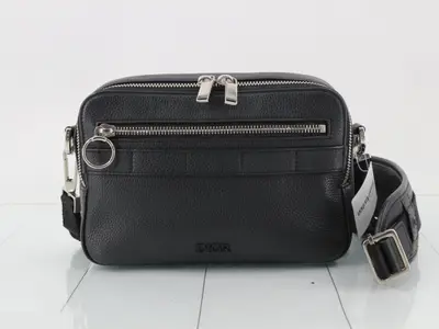 Safari leather shoulder bag